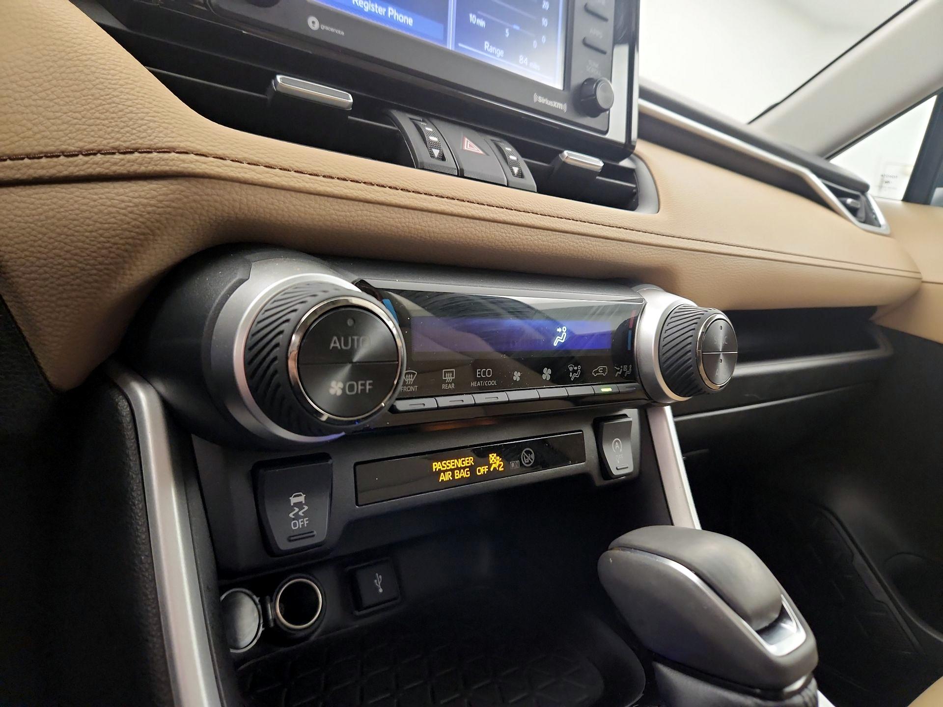 Thumbnail: 2022 Toyota RAV4 - 16