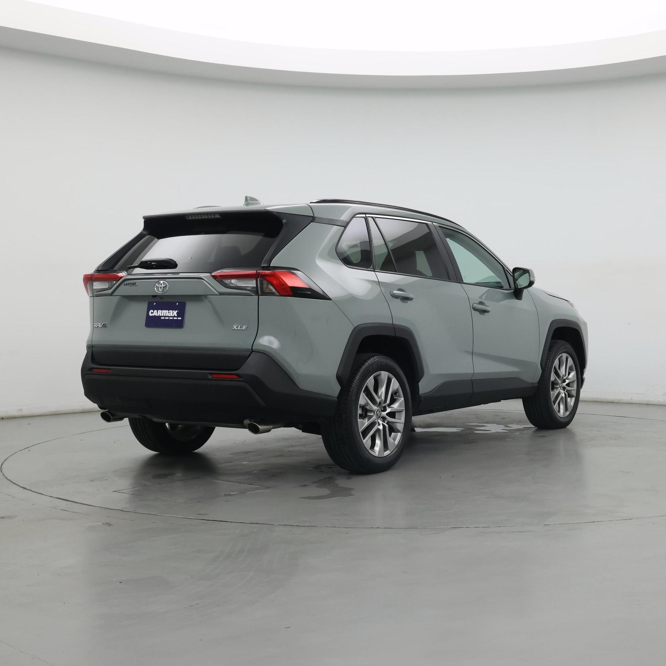 Thumbnail: 2022 Toyota RAV4 - 8