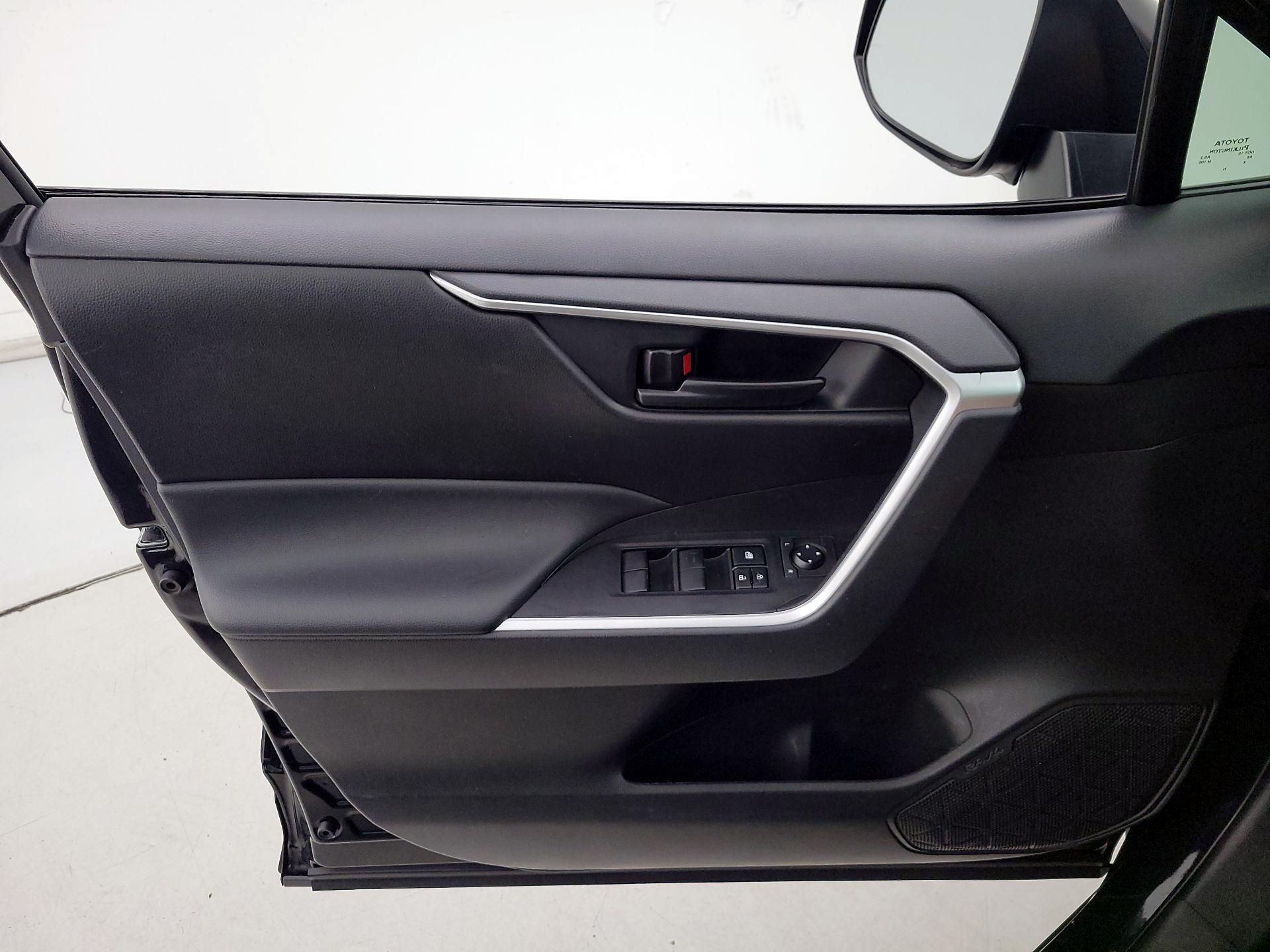 Thumbnail: 2024 Toyota RAV4 - 12