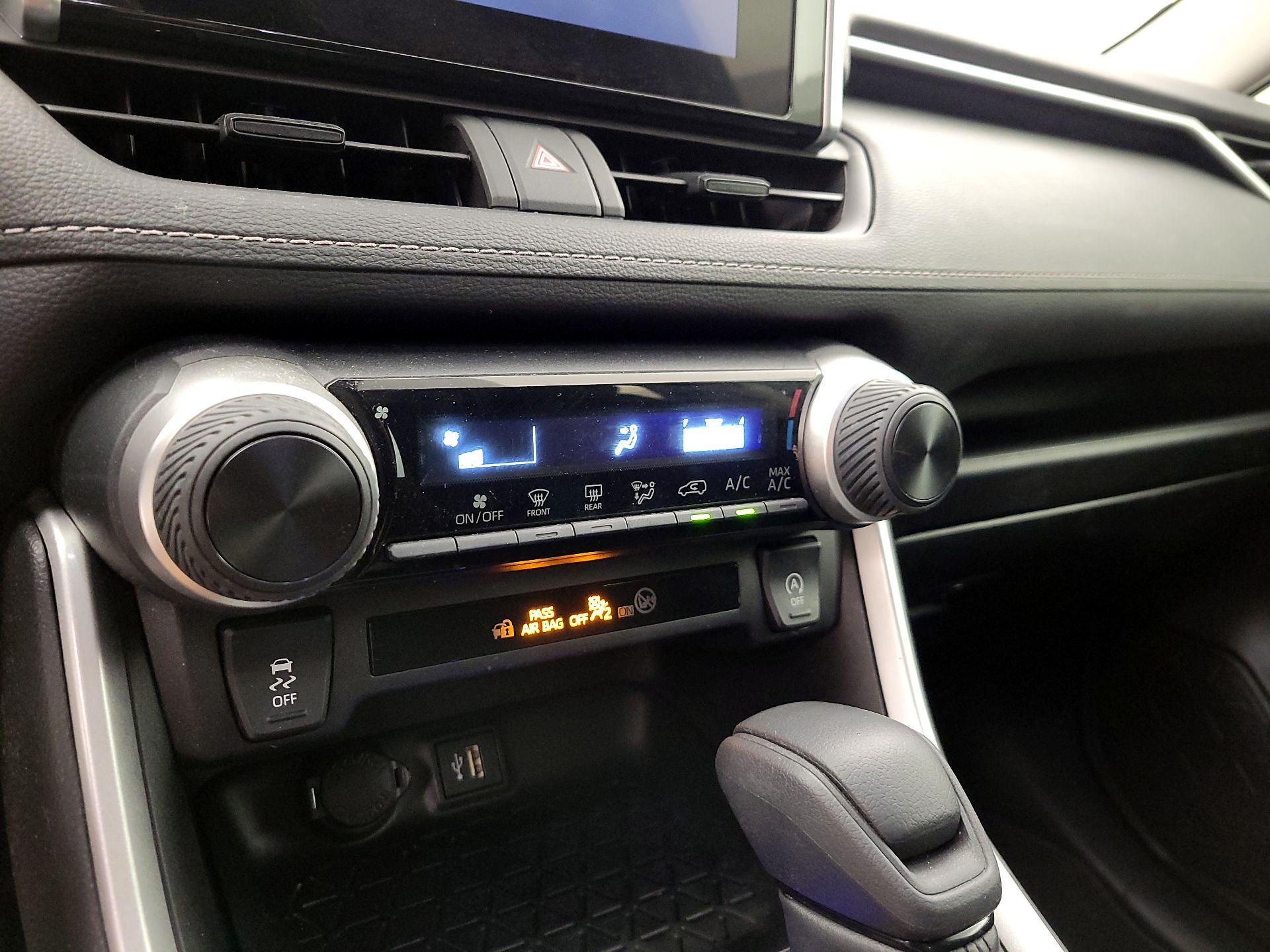 Thumbnail: 2024 Toyota RAV4 - 16