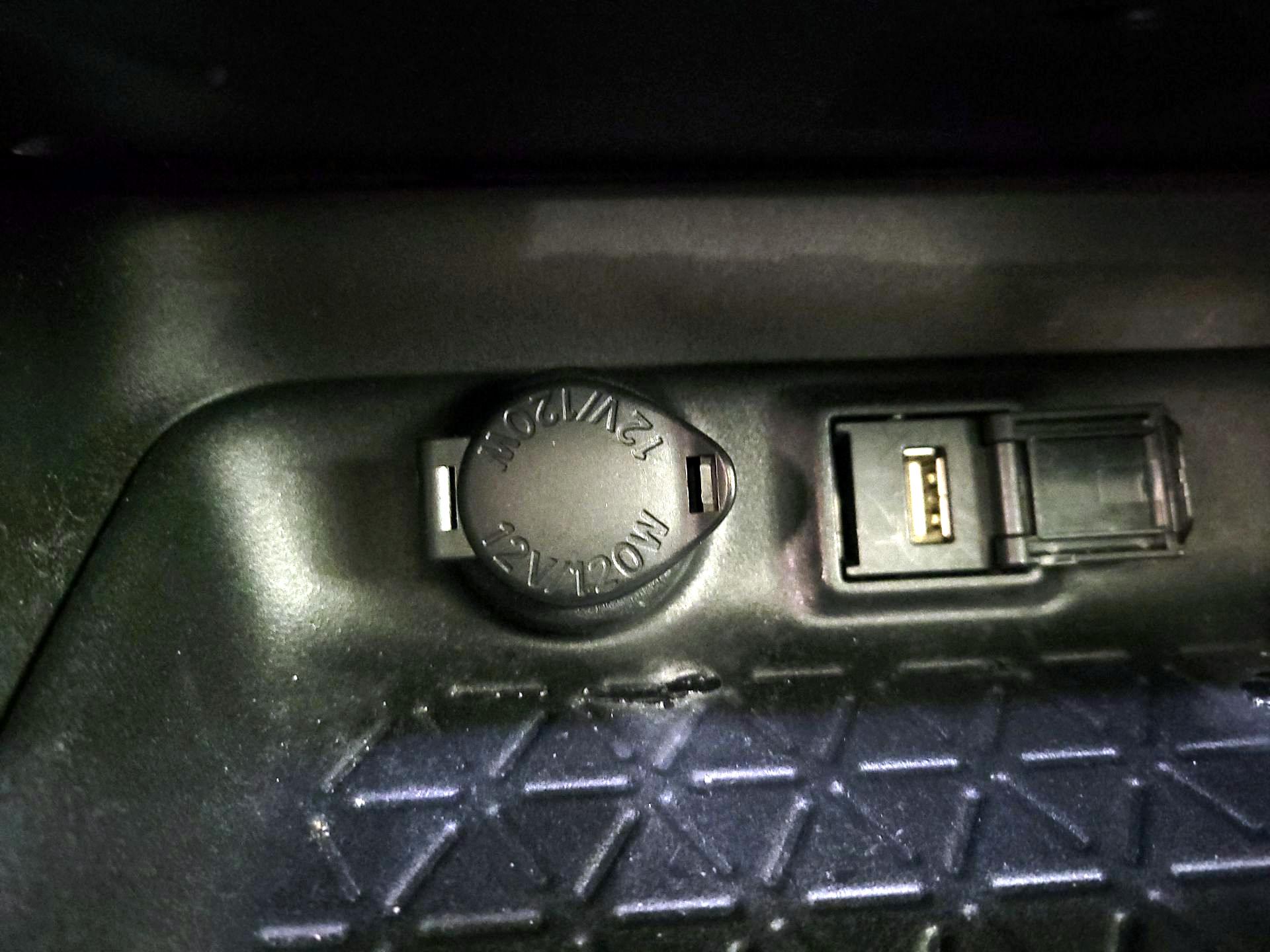 Thumbnail: 2022 Toyota RAV4 - 18