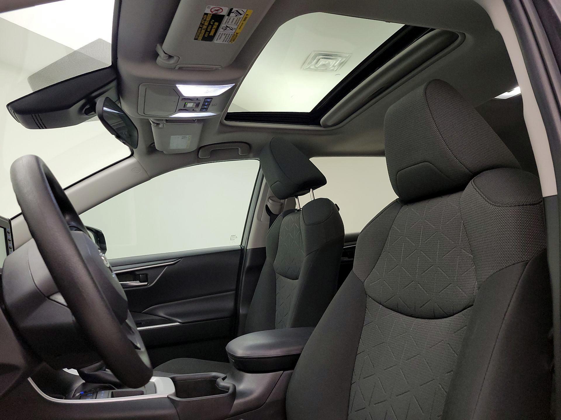 Thumbnail: 2022 Toyota RAV4 - 19