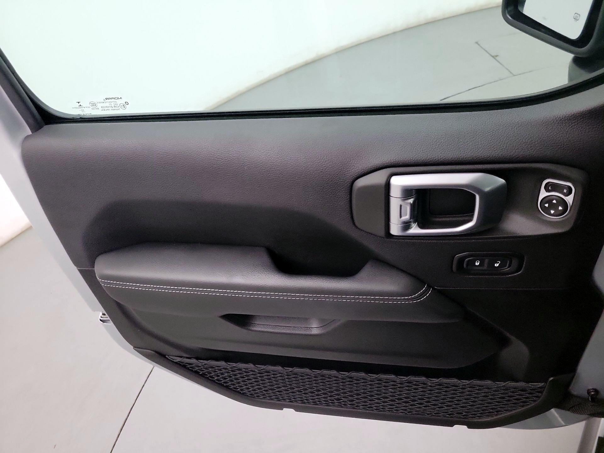 Thumbnail: 2023 Jeep Wrangler - 10