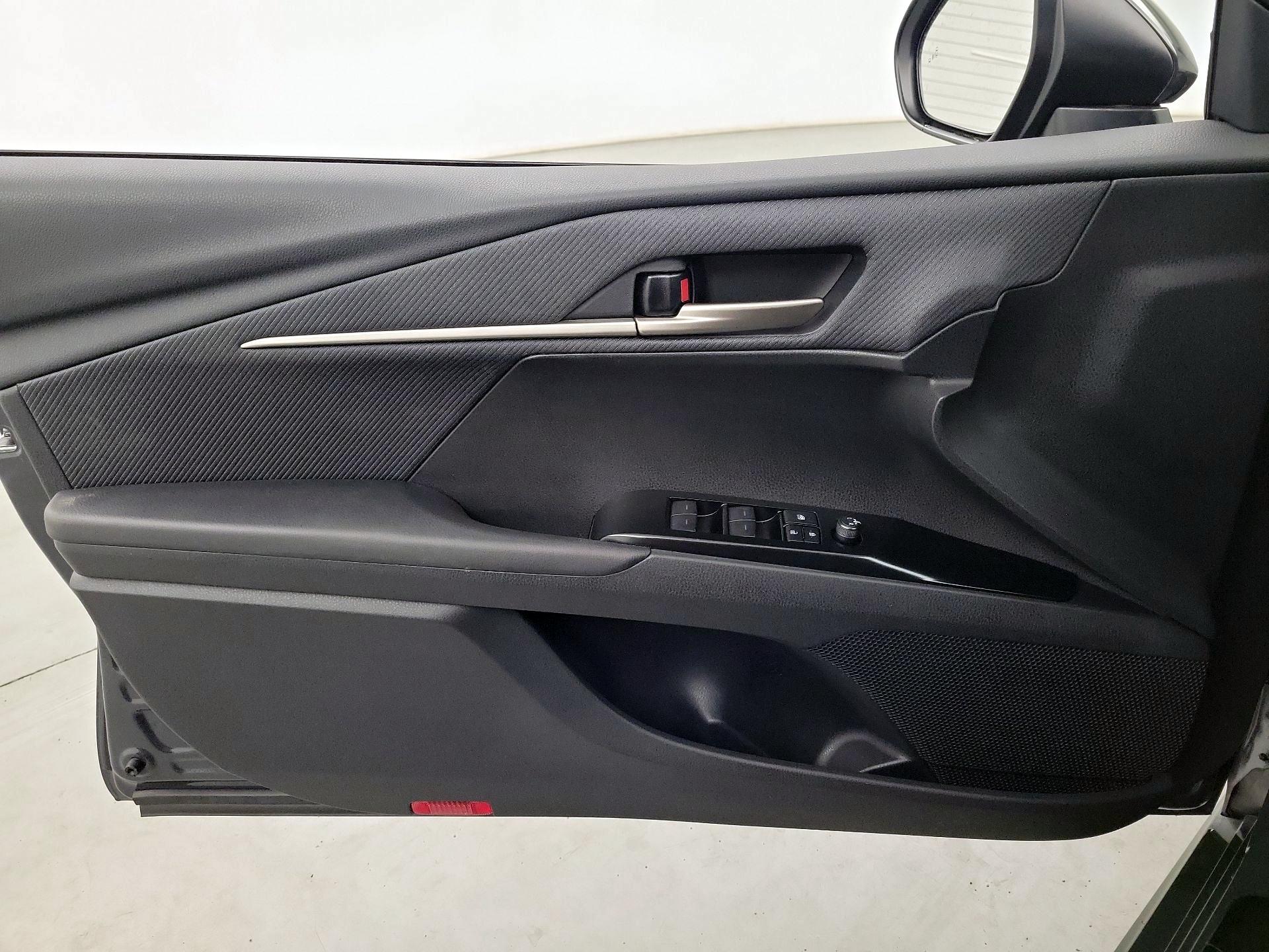 Thumbnail: 2025 Toyota Camry - 12