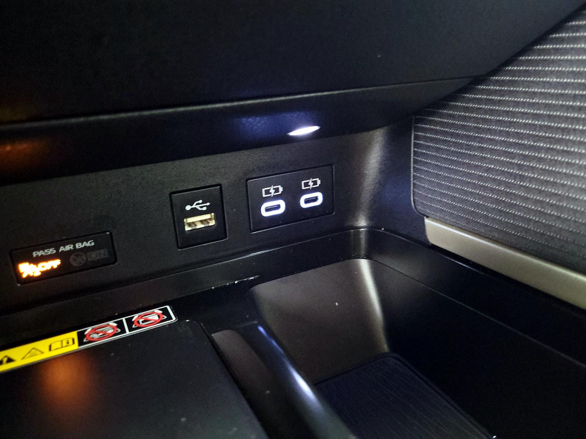 Thumbnail: 2025 Toyota Camry - 18