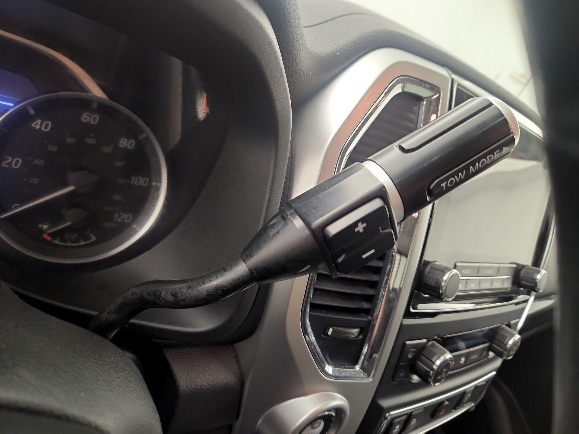 Thumbnail: 2020 Nissan Titan - 16