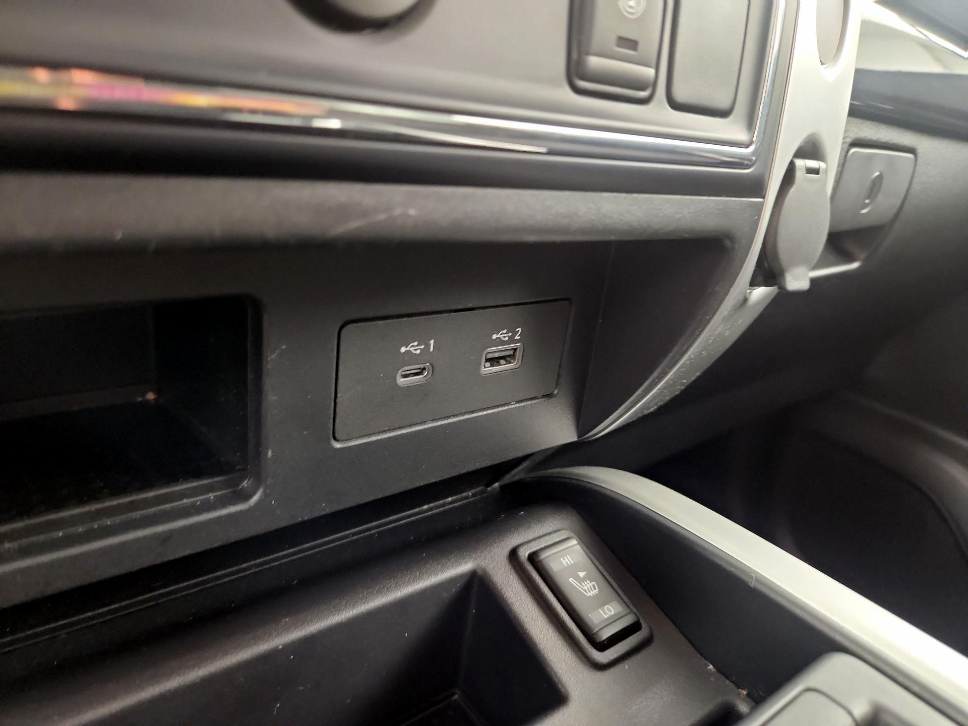 Thumbnail: 2020 Nissan Titan - 17