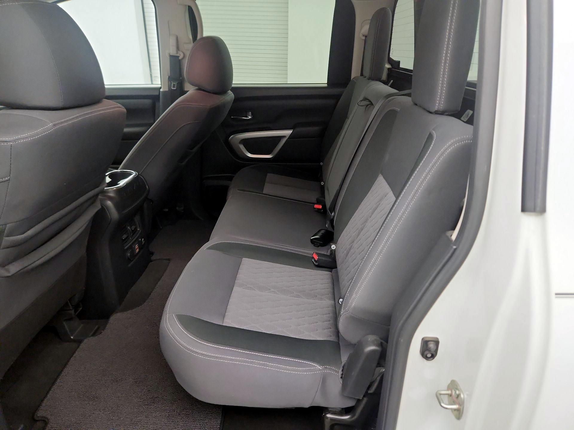 Thumbnail: 2020 Nissan Titan - 18