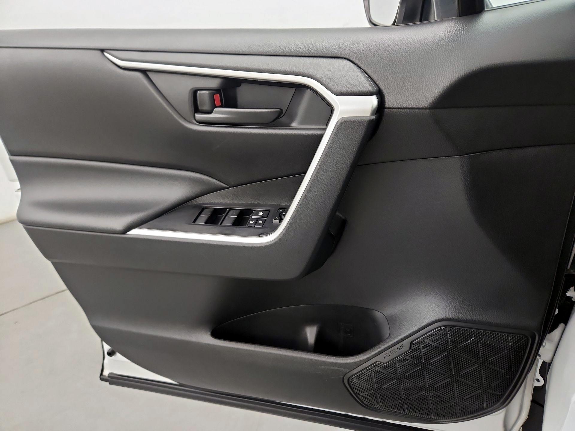 Thumbnail: 2024 Toyota RAV4 - 12