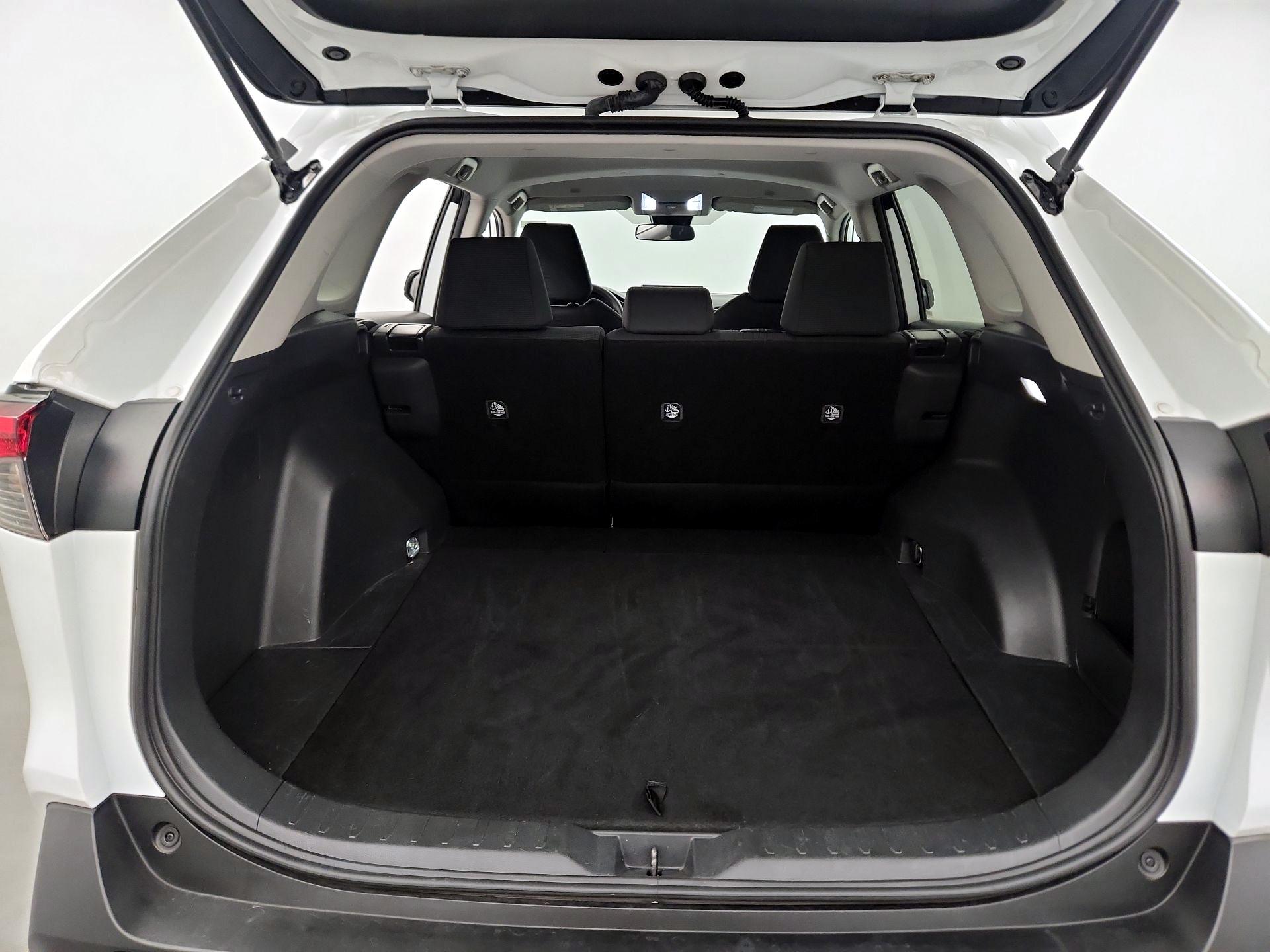 Thumbnail: 2024 Toyota RAV4 - 20