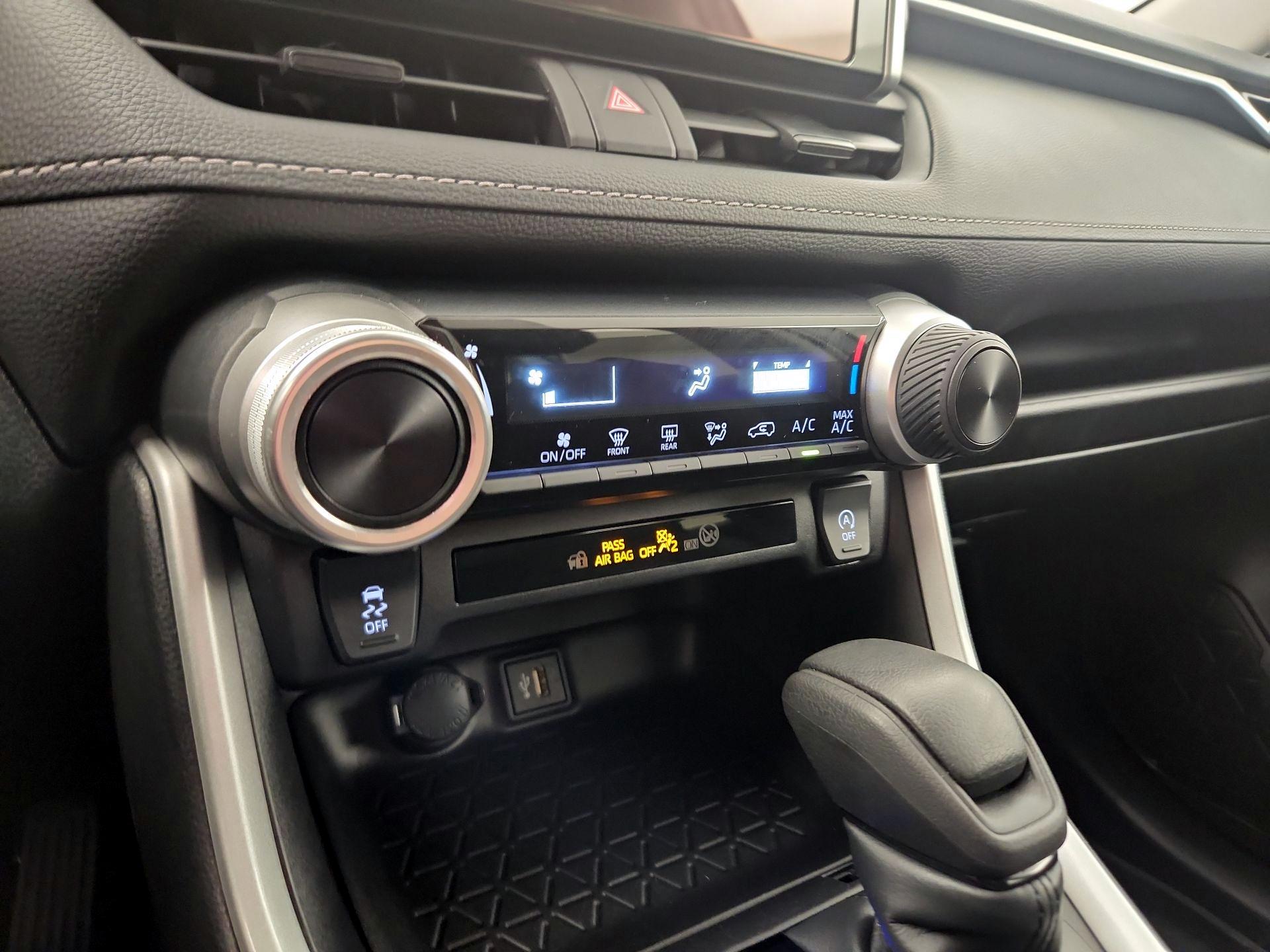 Thumbnail: 2024 Toyota RAV4 - 16