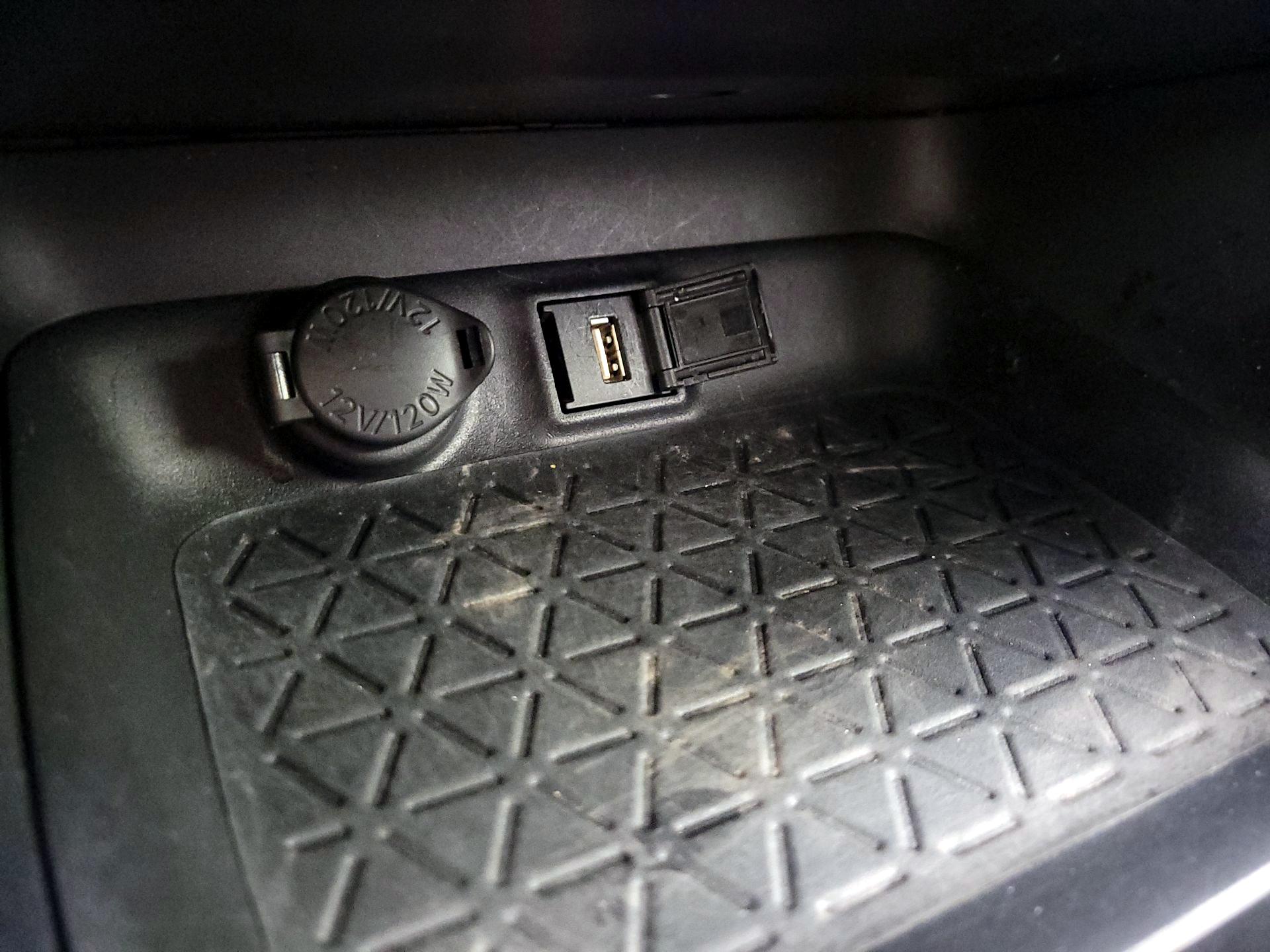 Thumbnail: 2020 Toyota RAV4 - 18