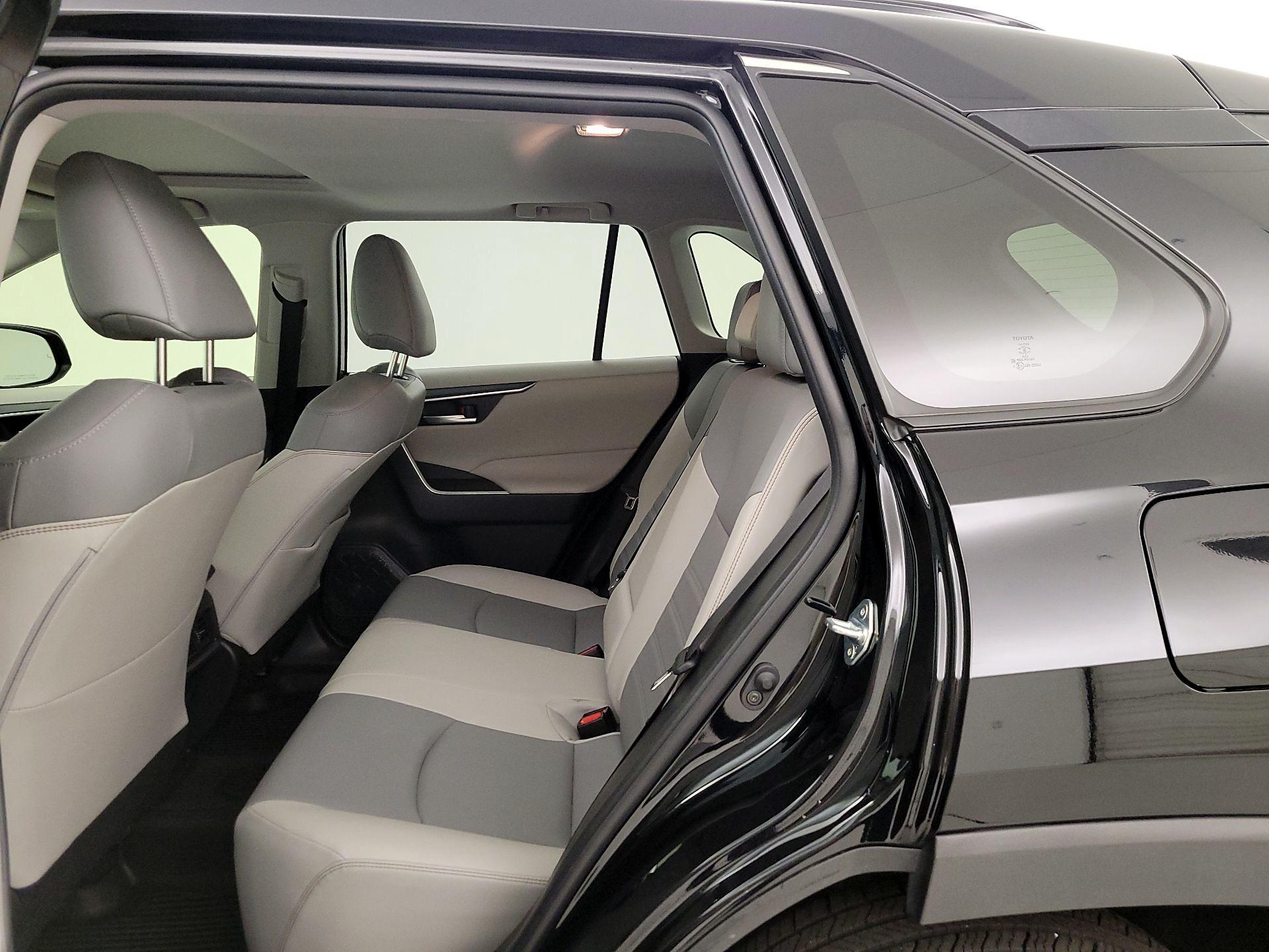 Thumbnail: 2020 Toyota RAV4 - 20