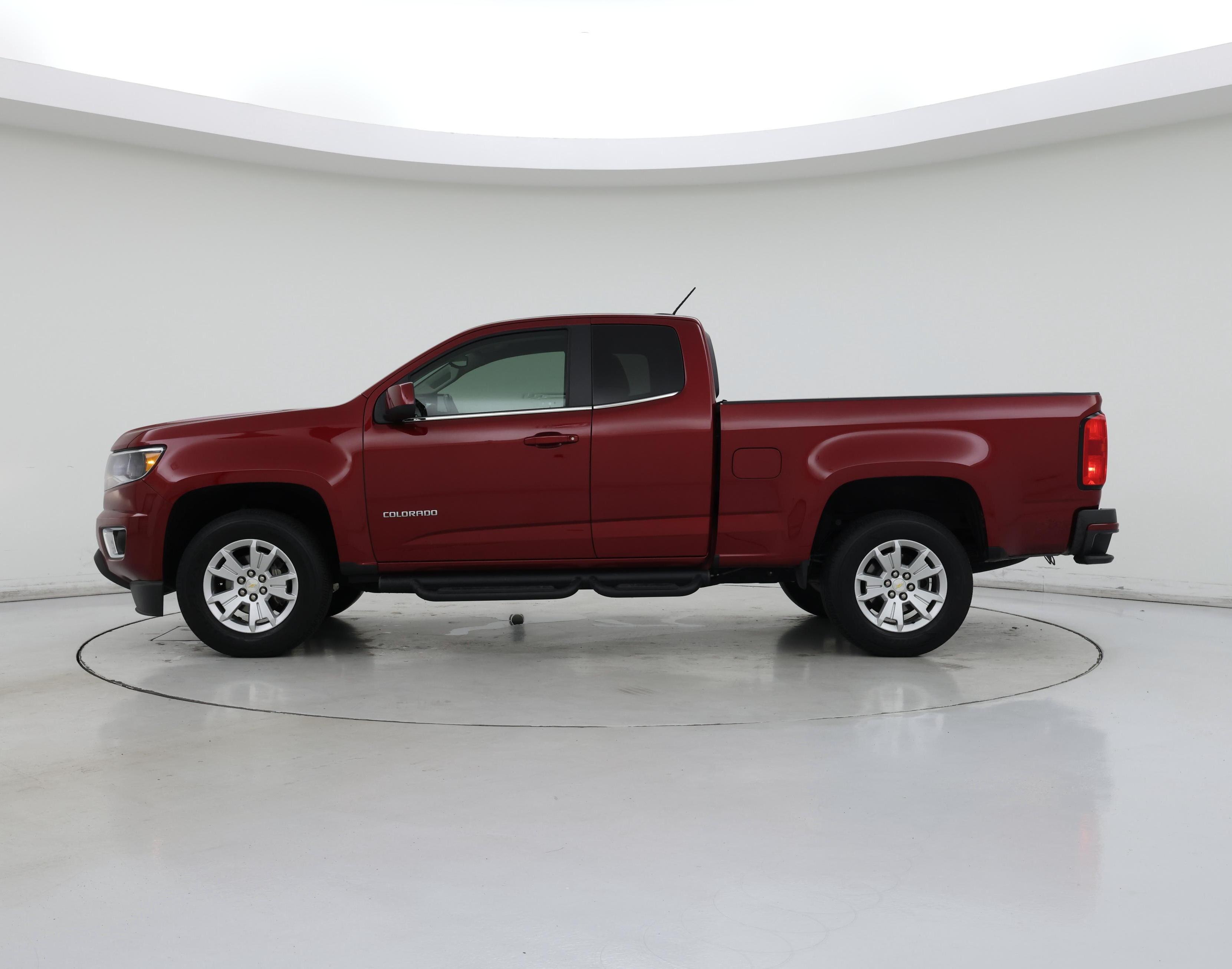 Thumbnail: 2019 Chevrolet Colorado - 3