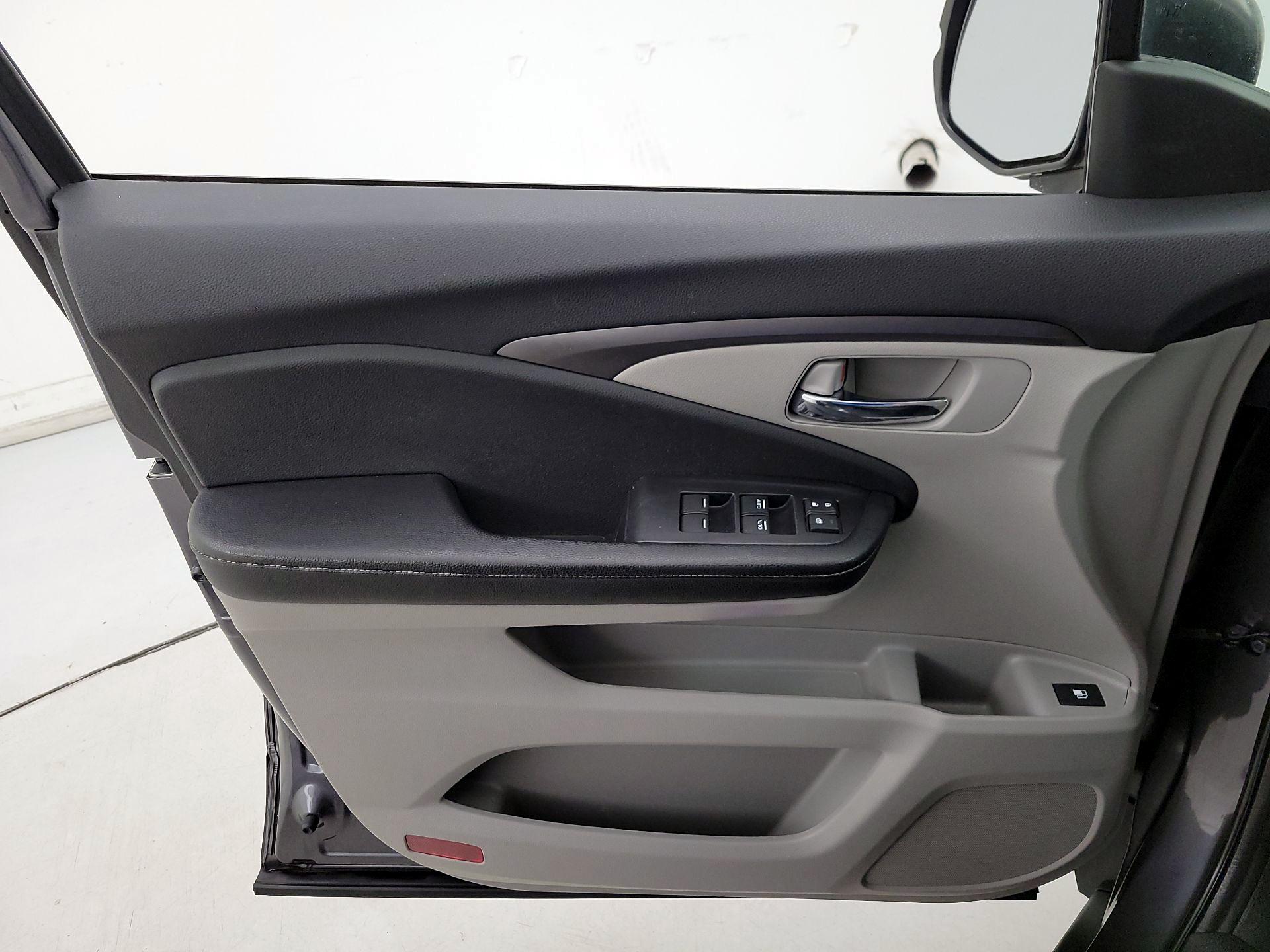 Thumbnail: 2019 Honda Ridgeline - 12