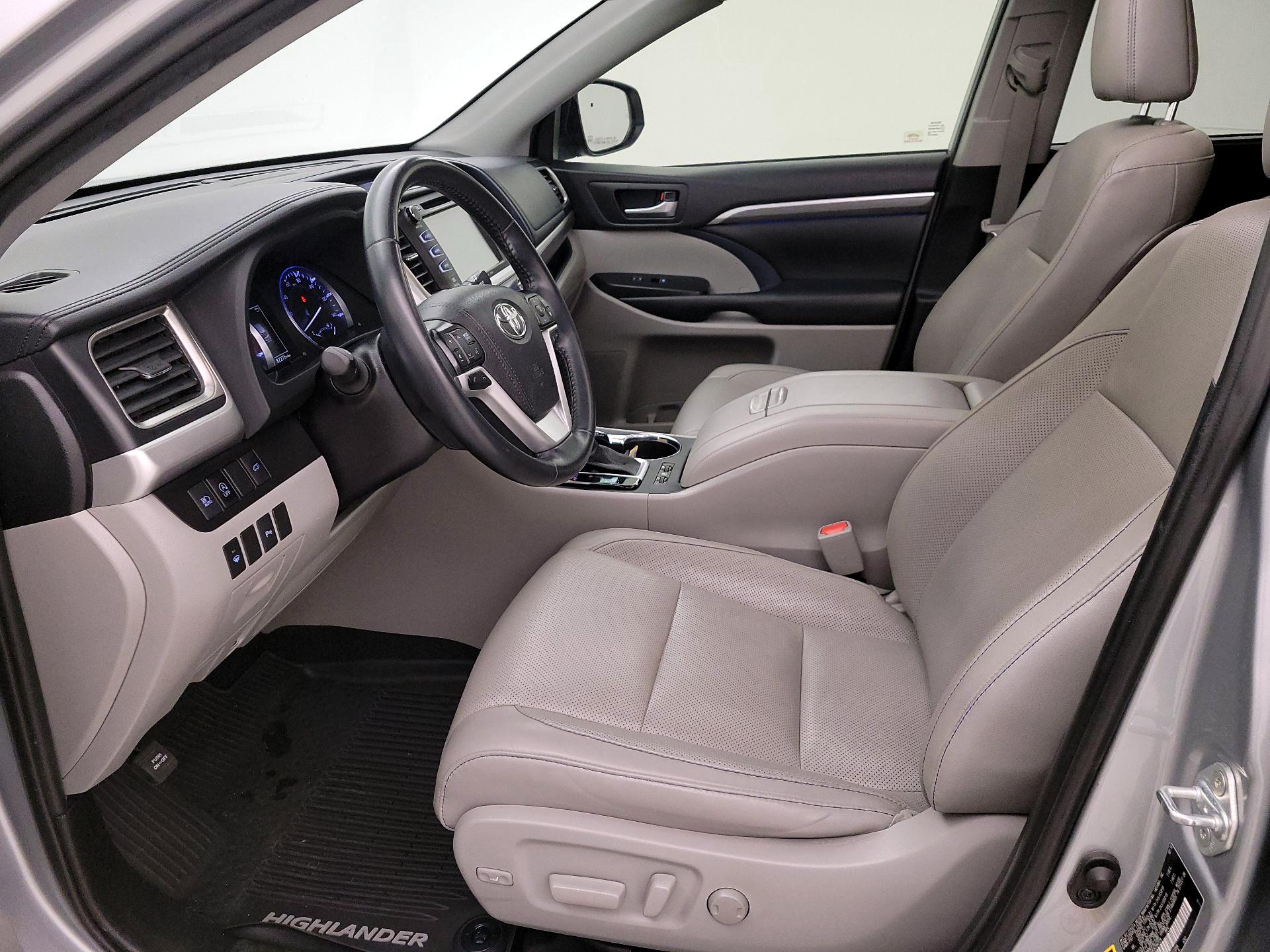 Thumbnail: 2019 Toyota Highlander - 11