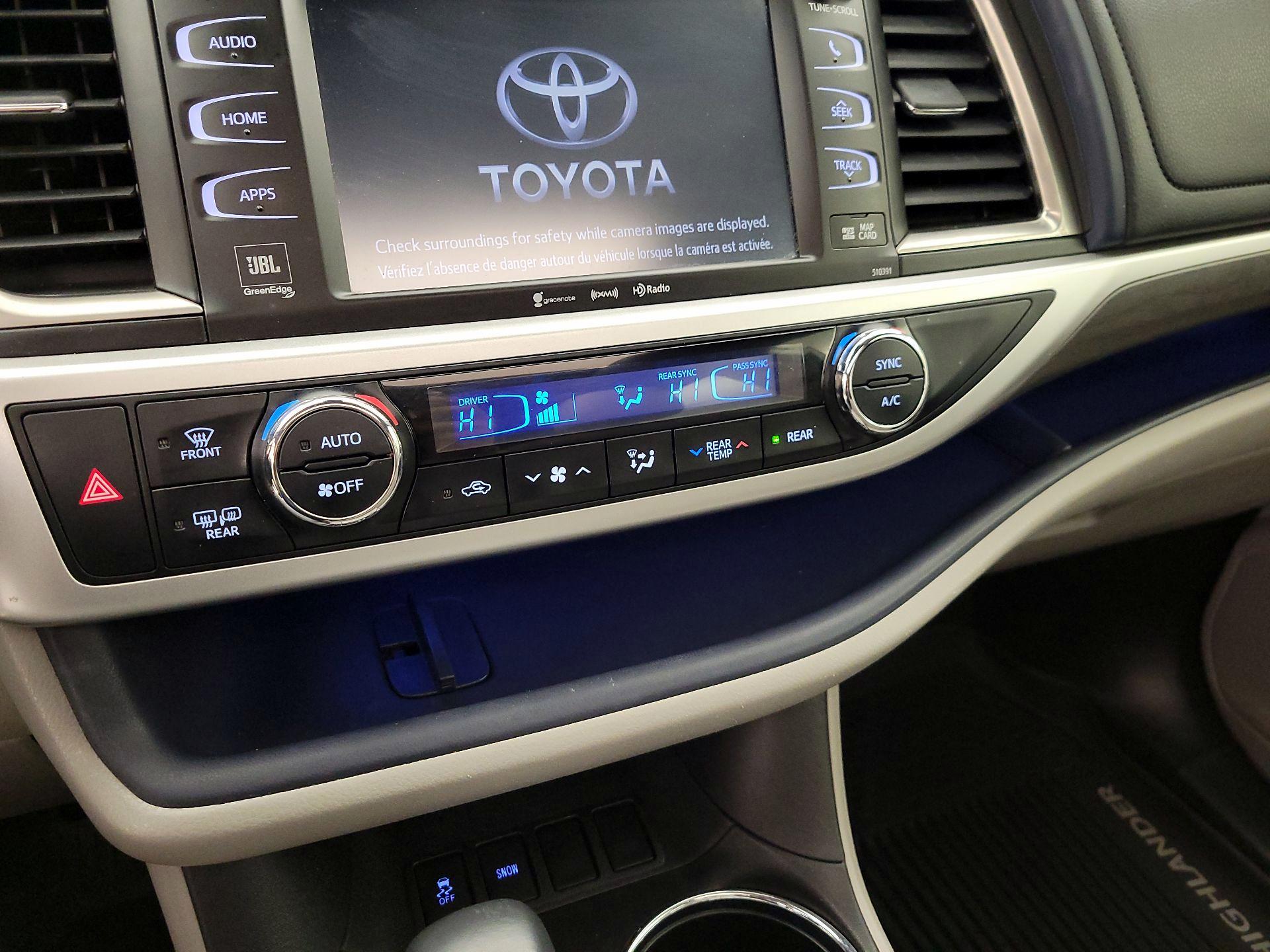 Thumbnail: 2019 Toyota Highlander - 17