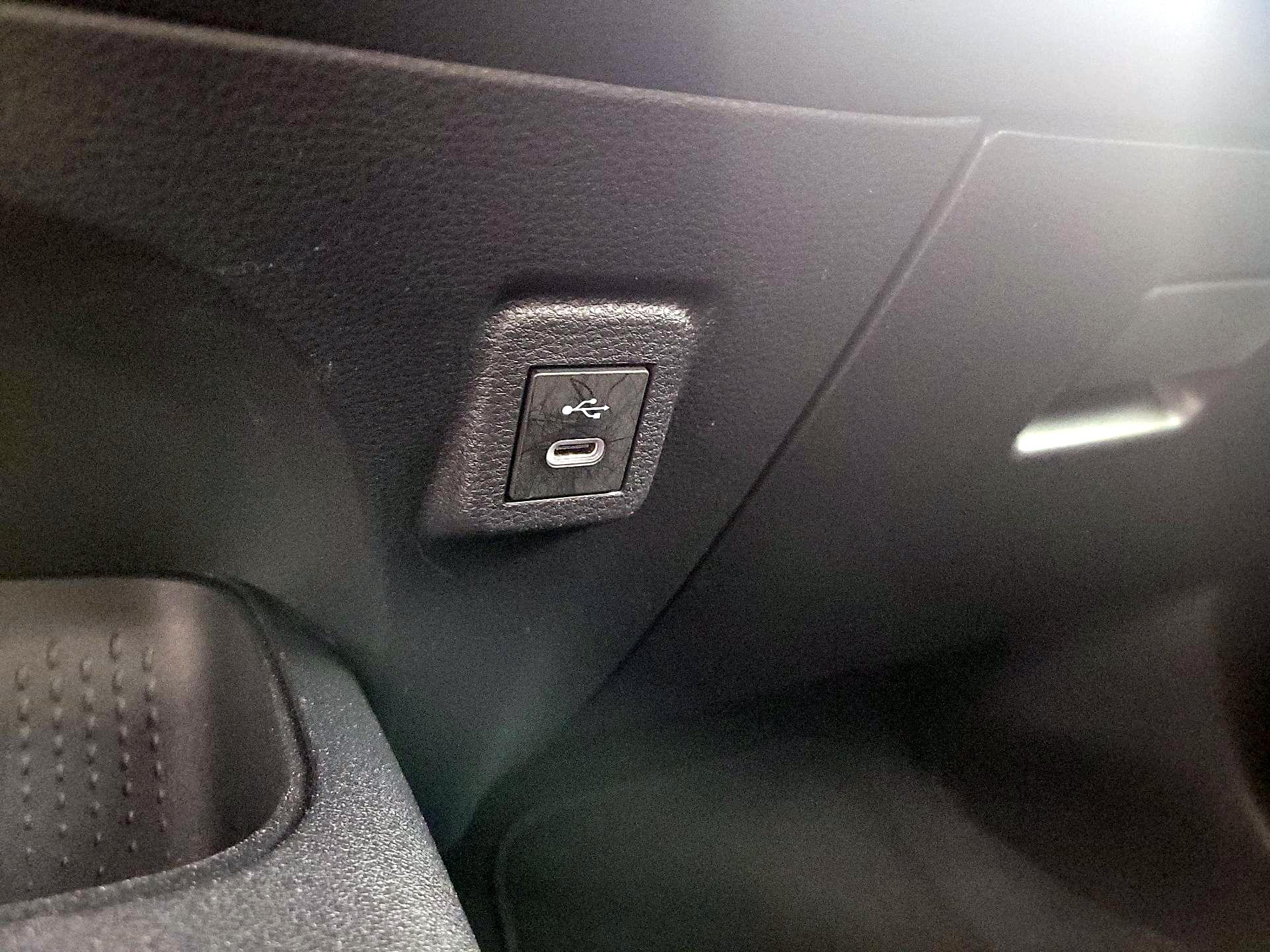 Thumbnail: 2025 Toyota Corolla - 18