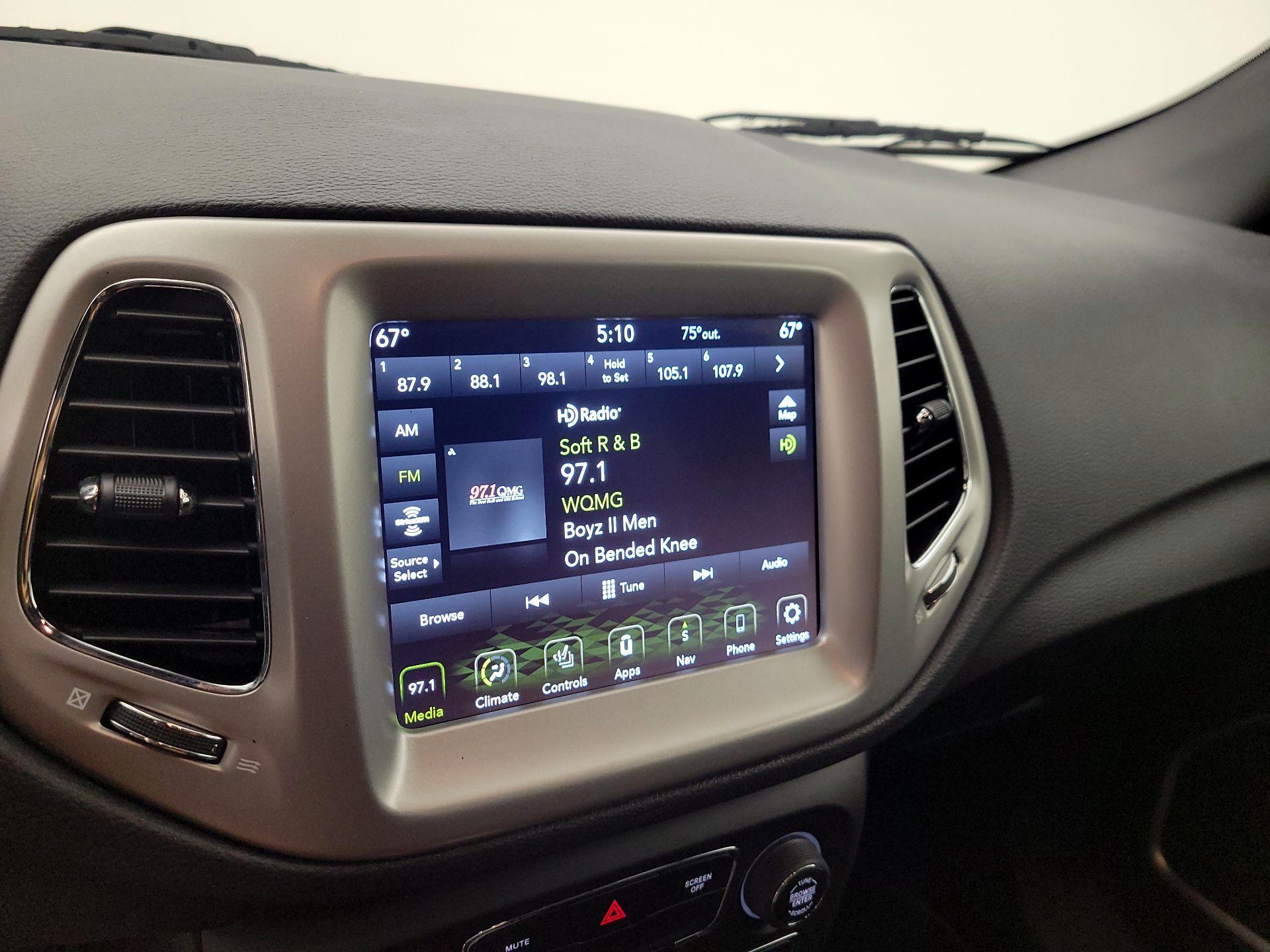 Thumbnail: 2021 Jeep Compass - 16