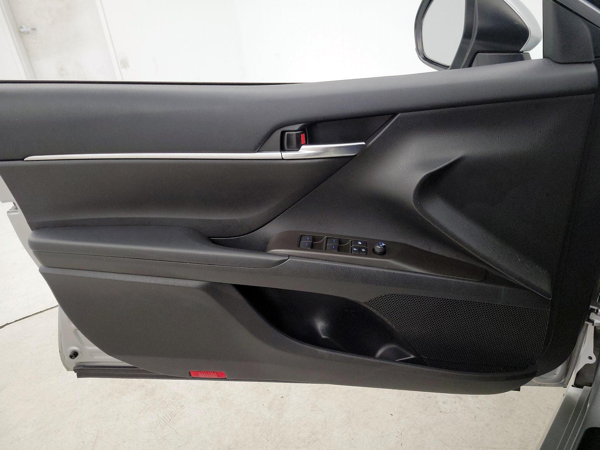 Thumbnail: 2023 Toyota Camry - 12