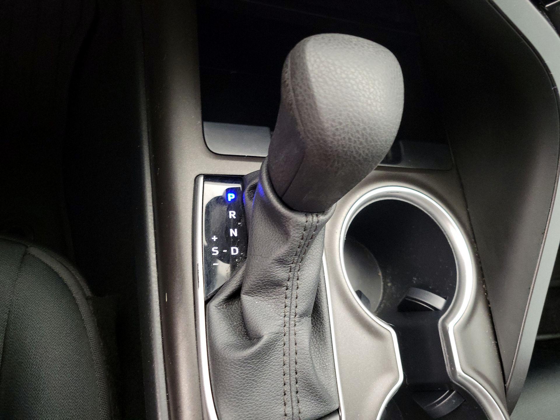 Thumbnail: 2023 Toyota Camry - 17