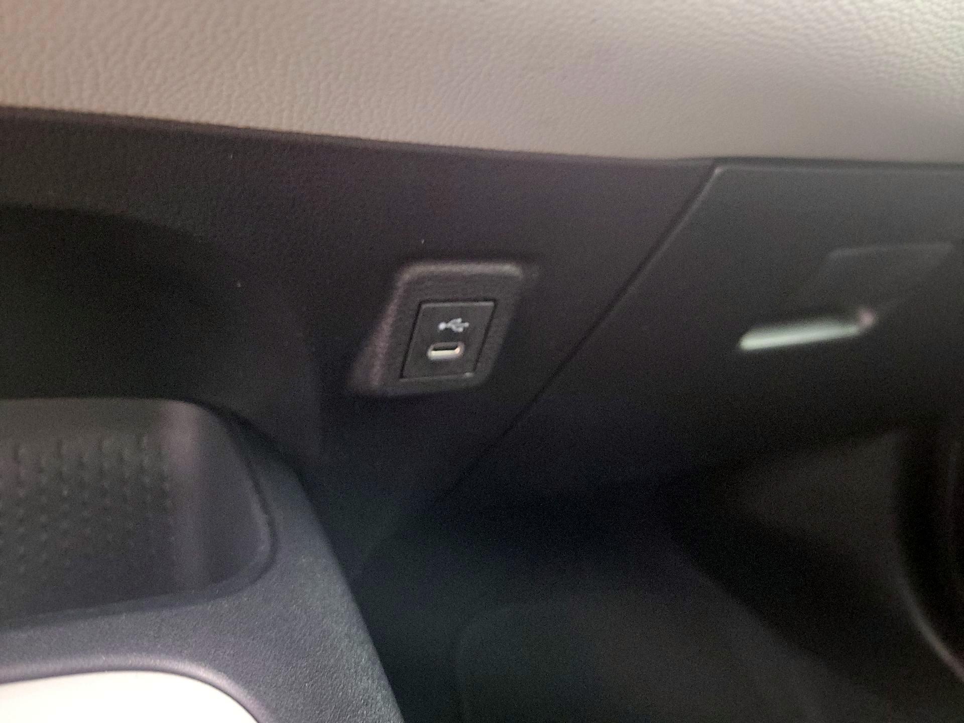 Thumbnail: 2025 Toyota Corolla - 18