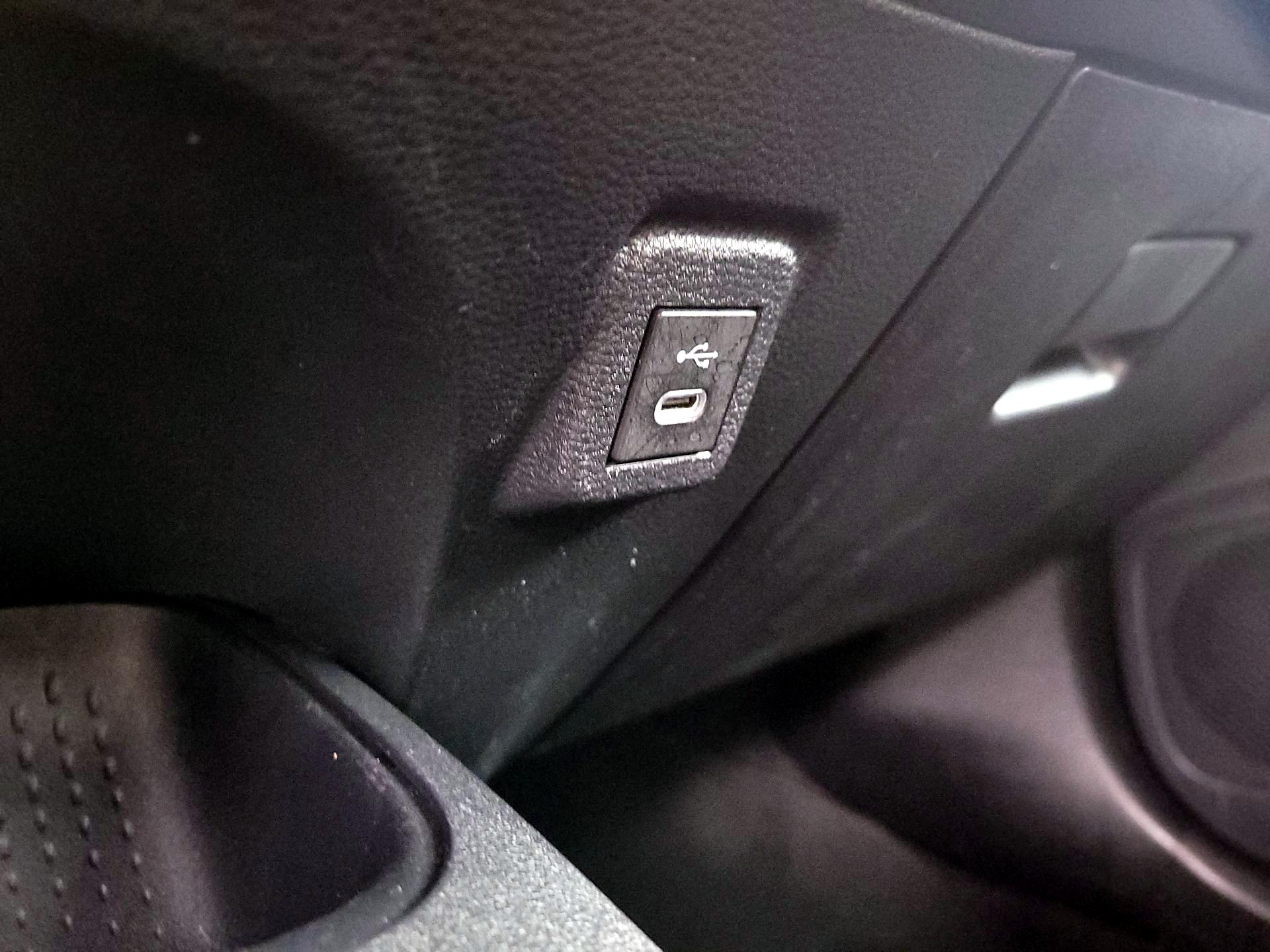 Thumbnail: 2025 Toyota Corolla - 18