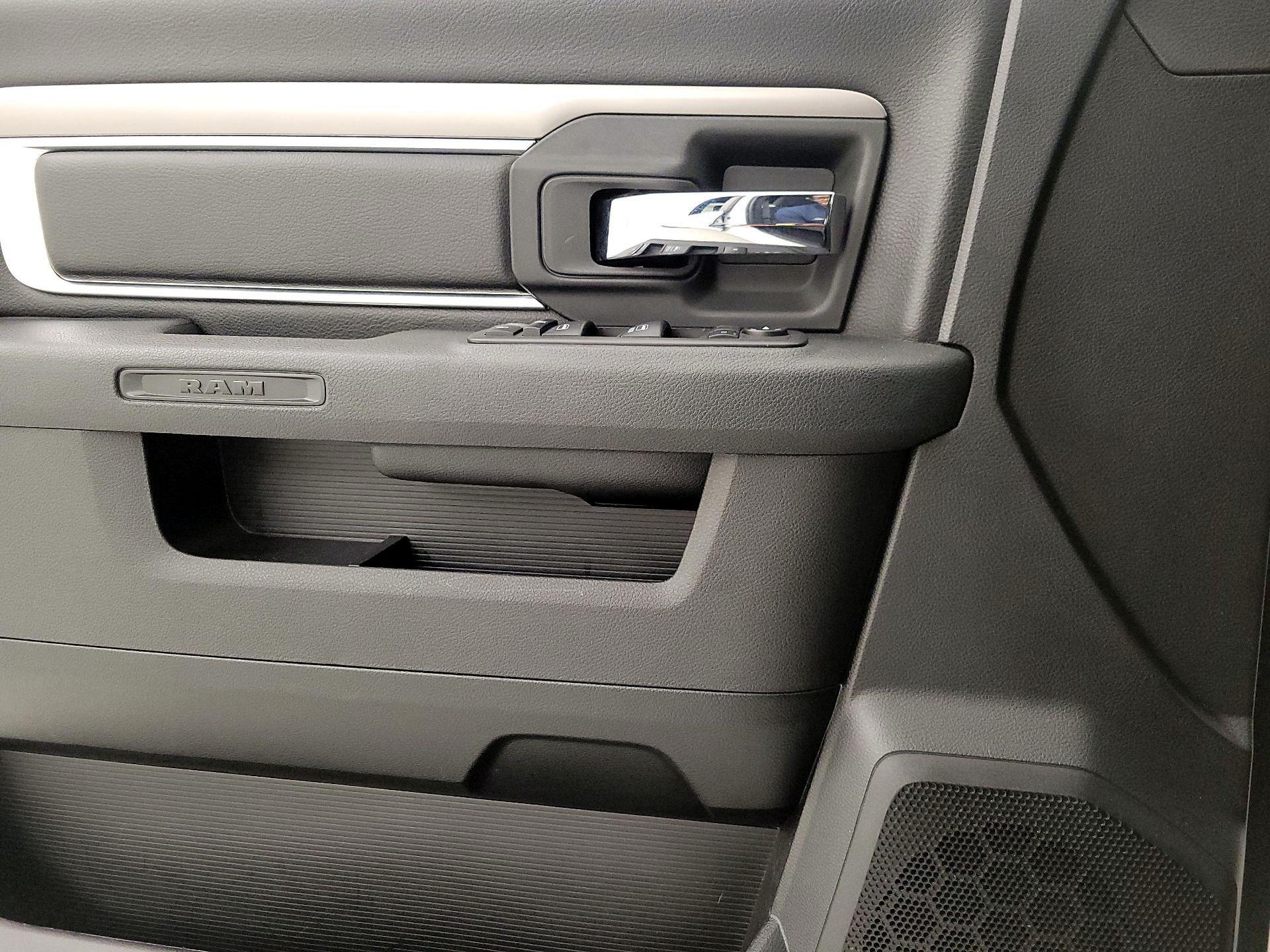 Thumbnail: 2024 RAM 1500 Classic - 12