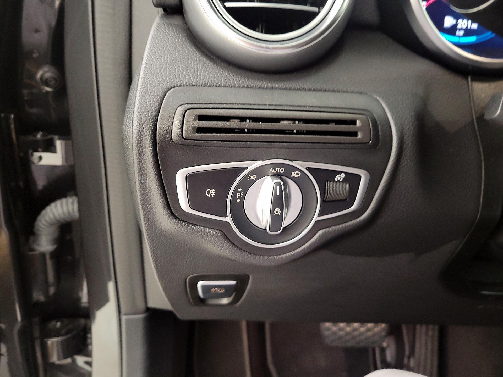 Thumbnail: 2022 Mercedes-Benz GLC - 13