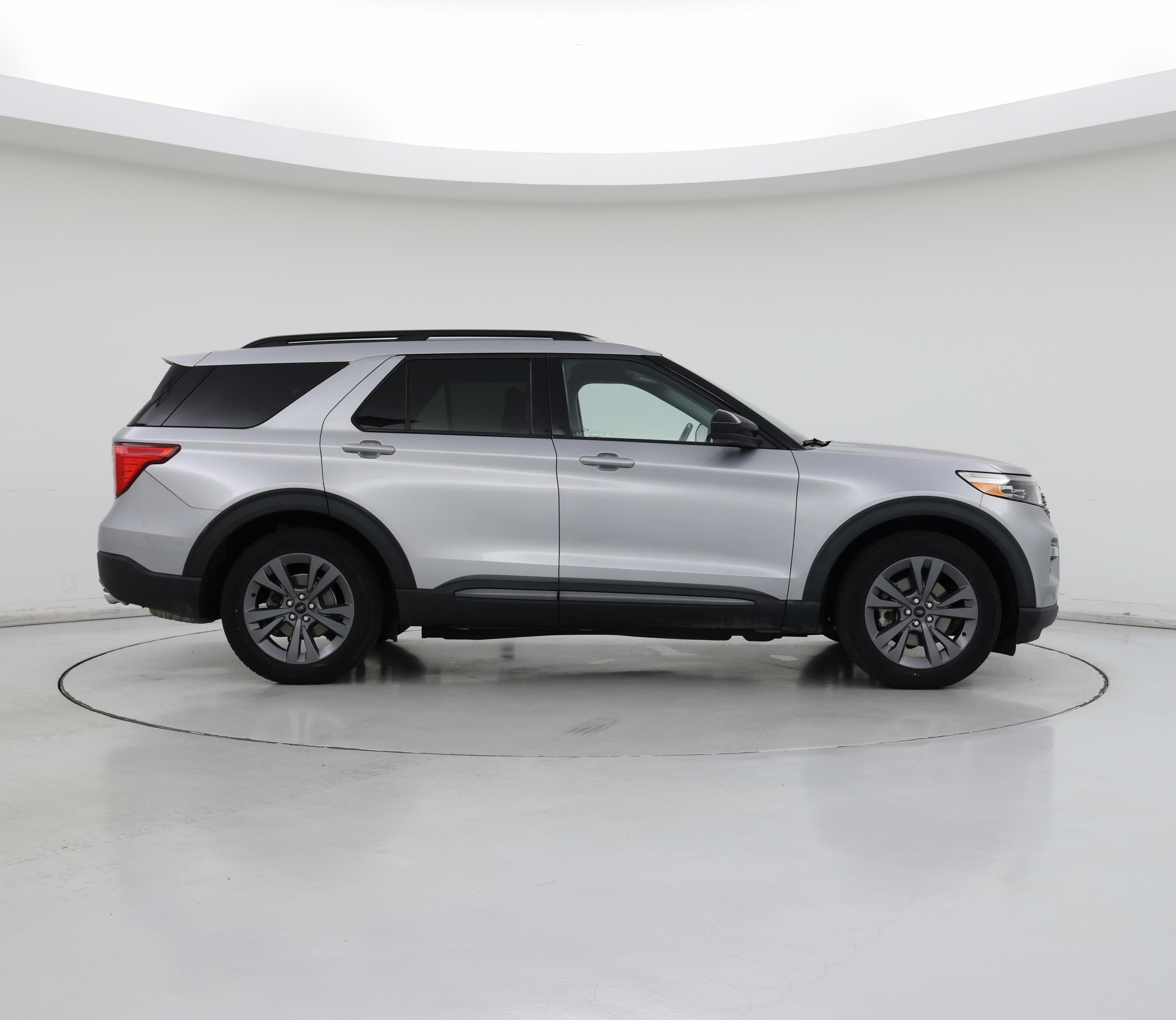 Thumbnail: 2022 Ford Explorer - 7