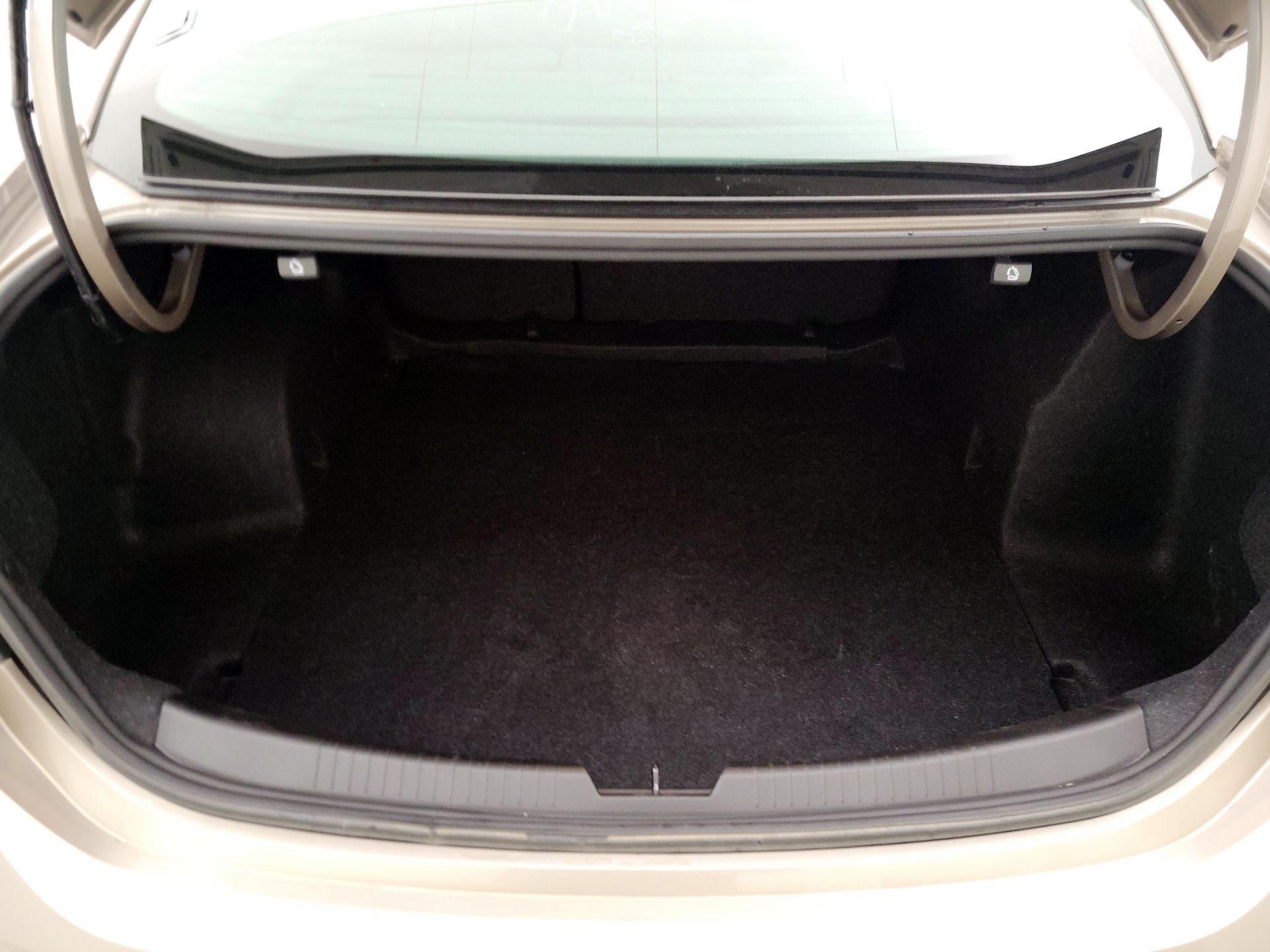 Thumbnail: 2024 Chevrolet Malibu - 20