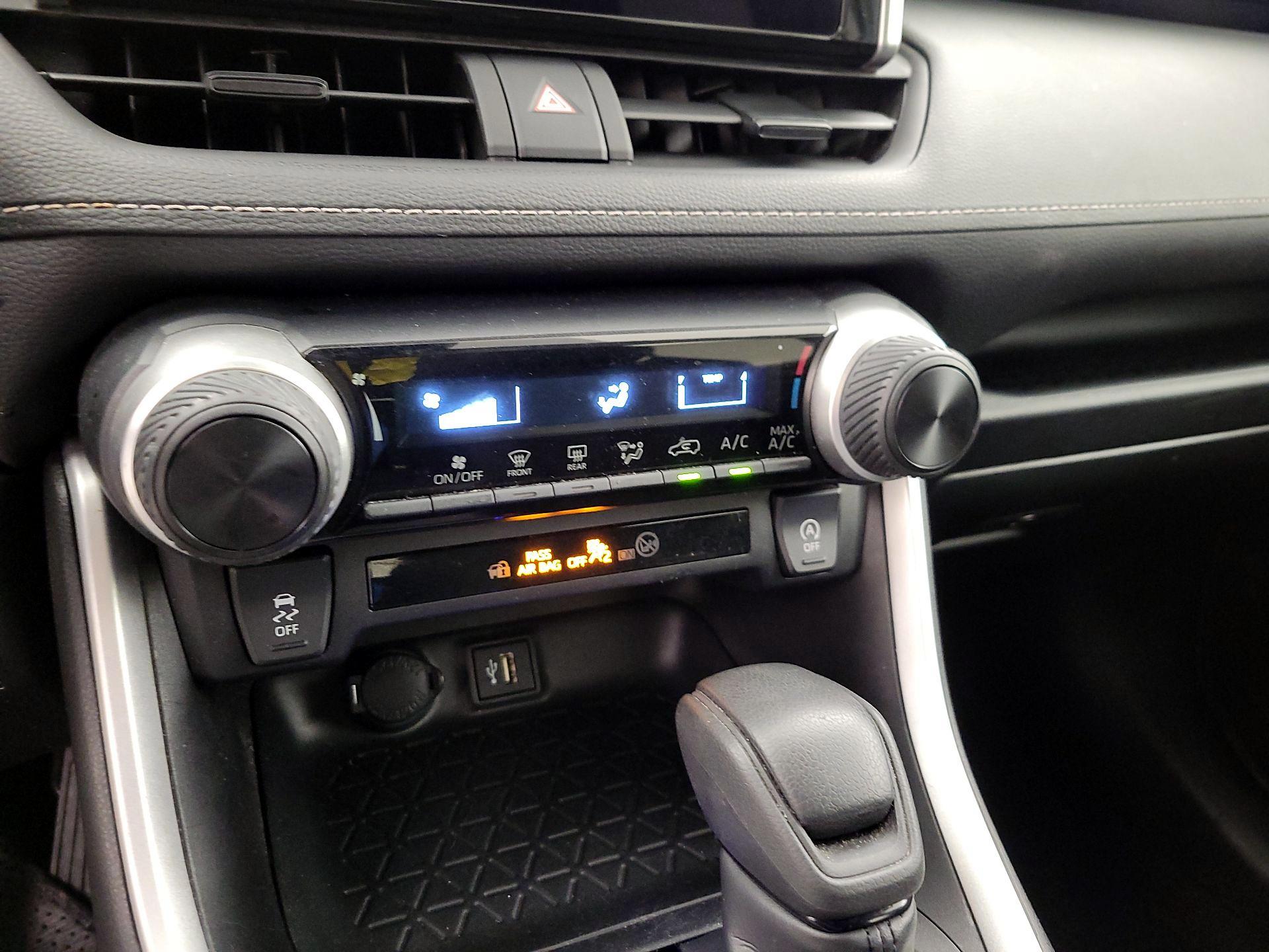 Thumbnail: 2024 Toyota RAV4 - 16