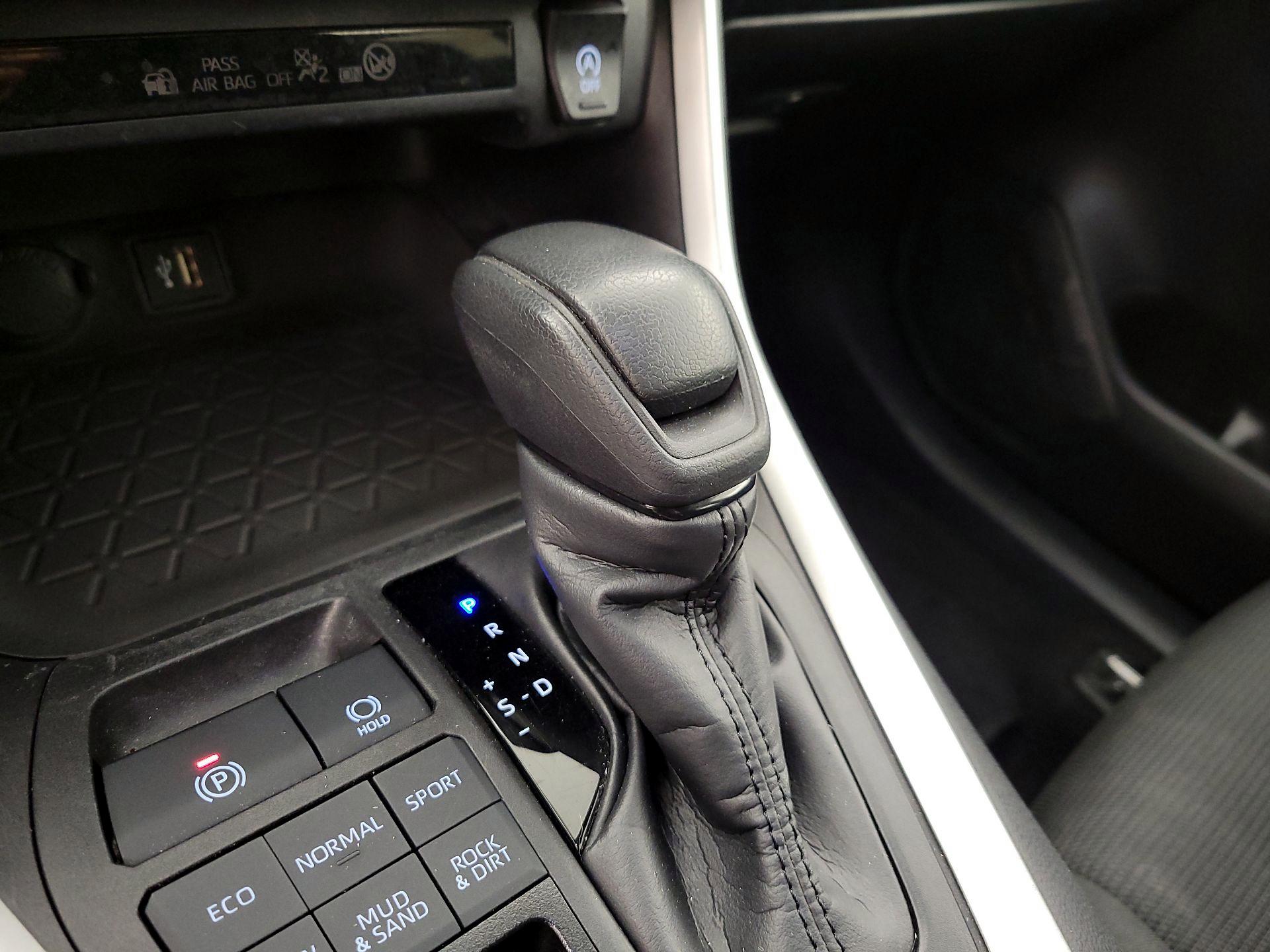 Thumbnail: 2024 Toyota RAV4 - 17