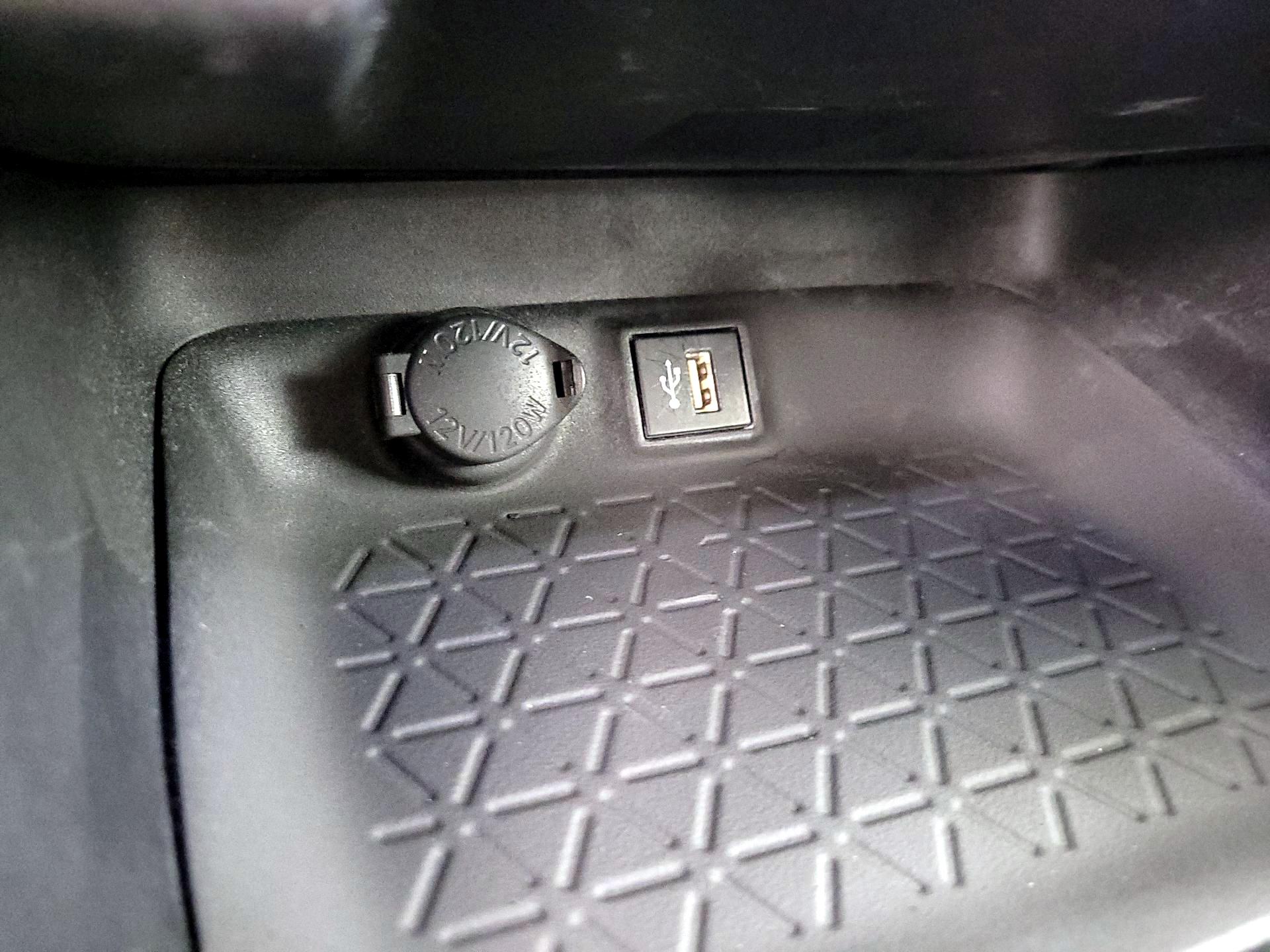 Thumbnail: 2024 Toyota RAV4 - 18