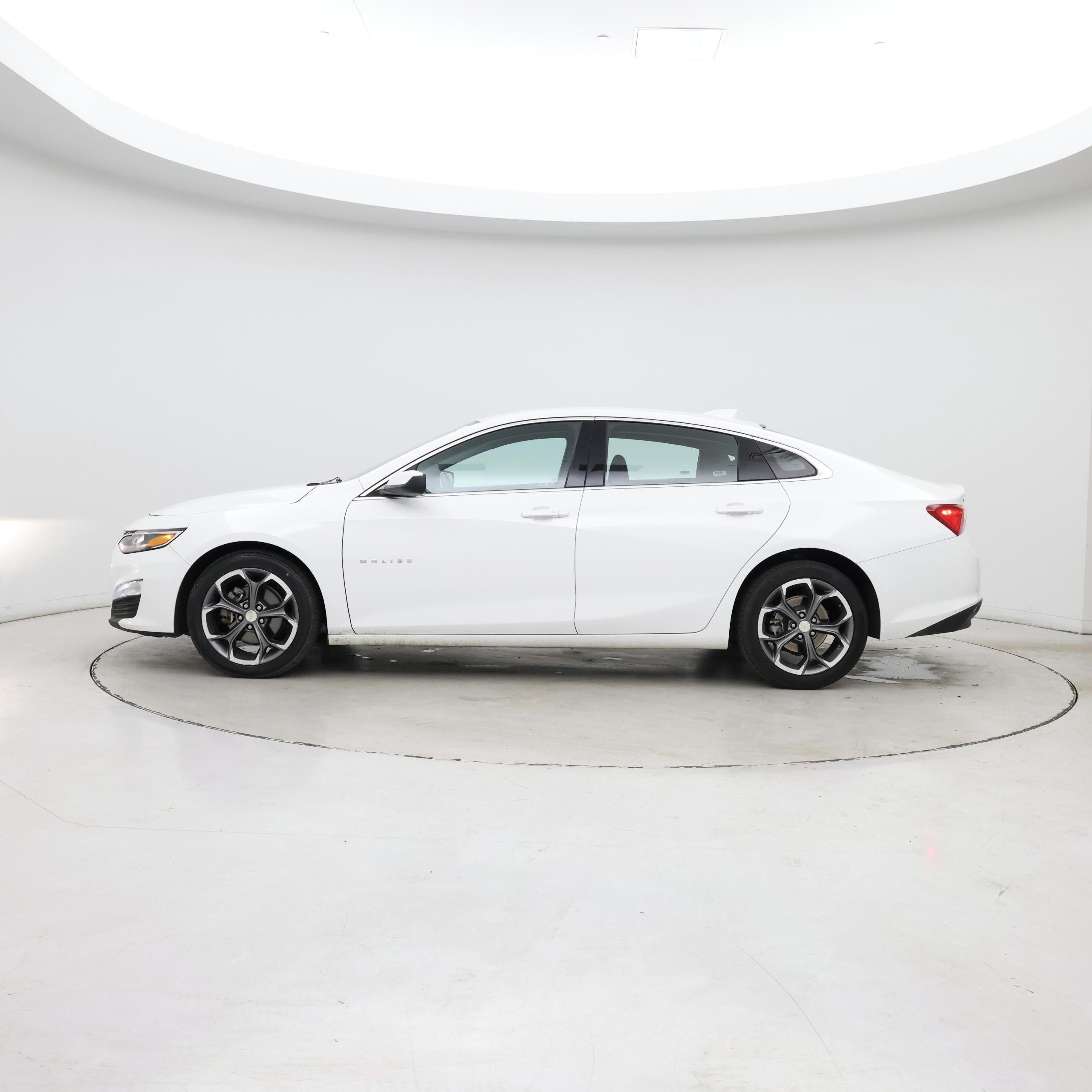 Thumbnail: 2024 Chevrolet Malibu - 3