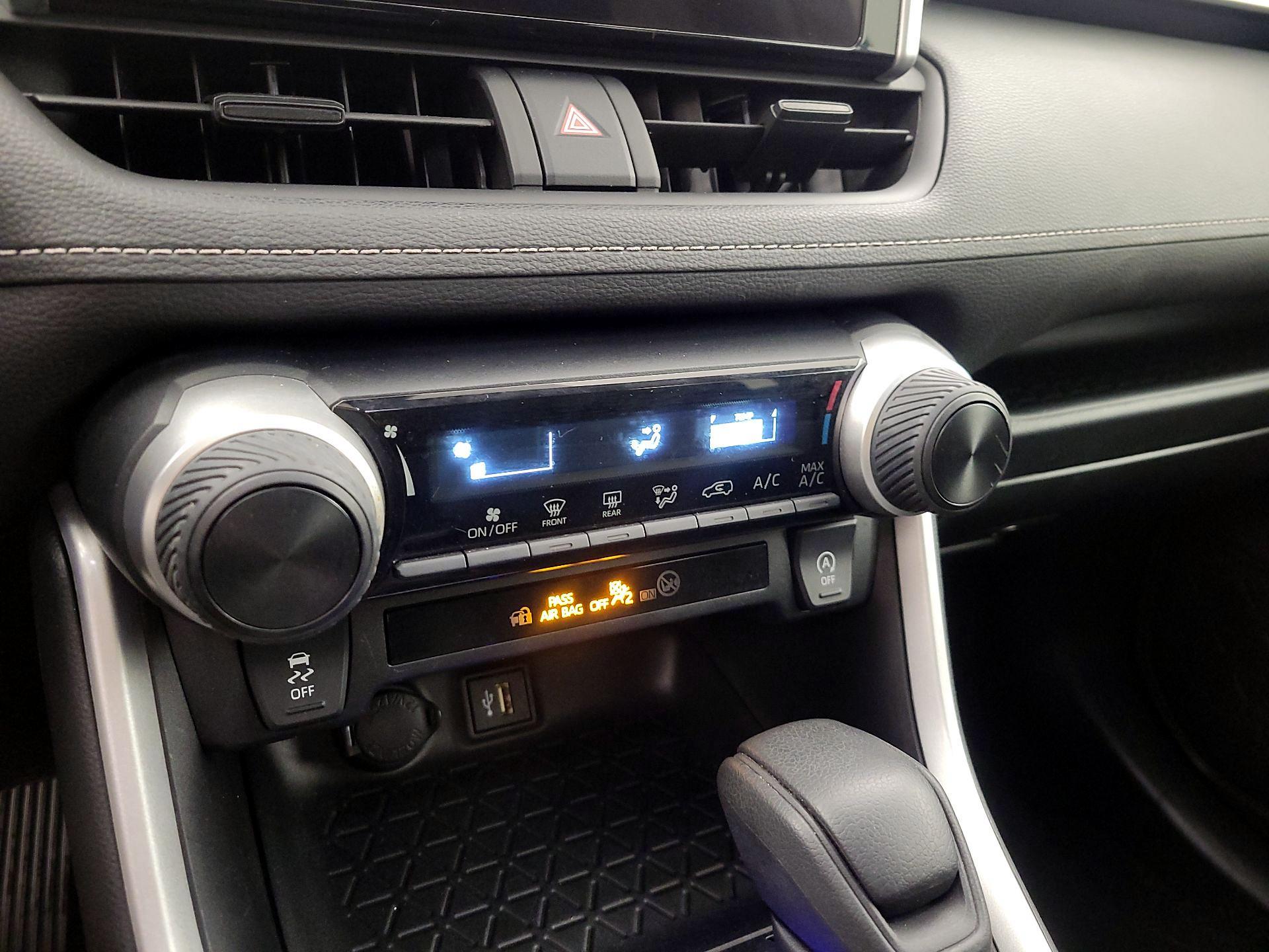 Thumbnail: 2024 Toyota RAV4 - 16