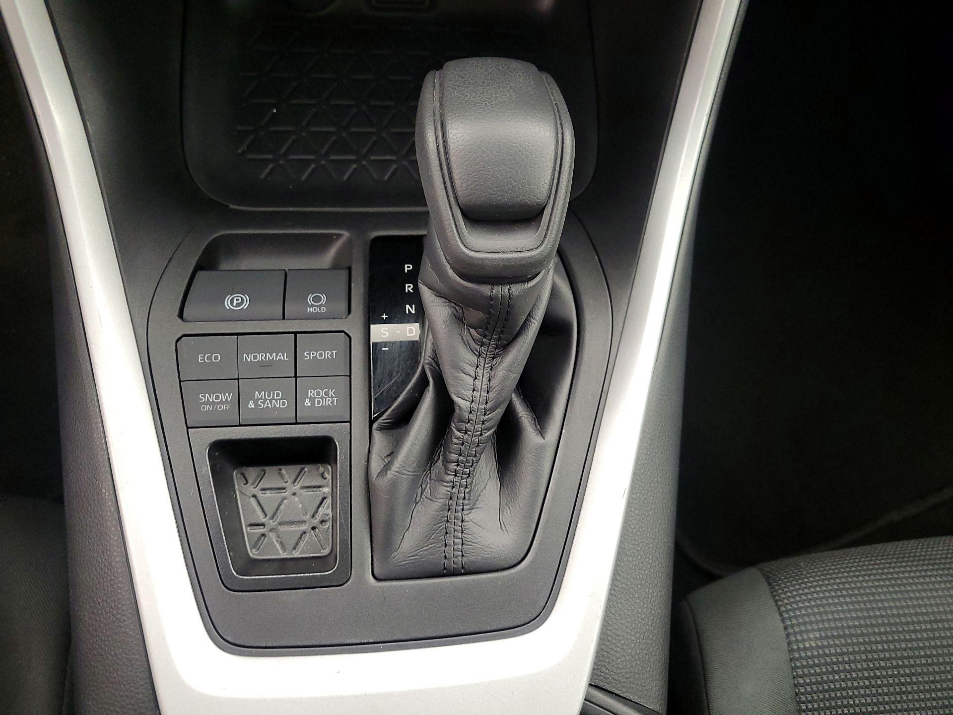 Thumbnail: 2024 Toyota RAV4 - 17