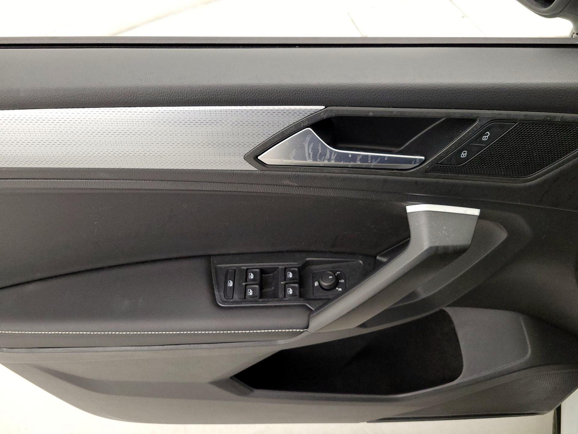 Thumbnail: 2024 Volkswagen Tiguan - 12