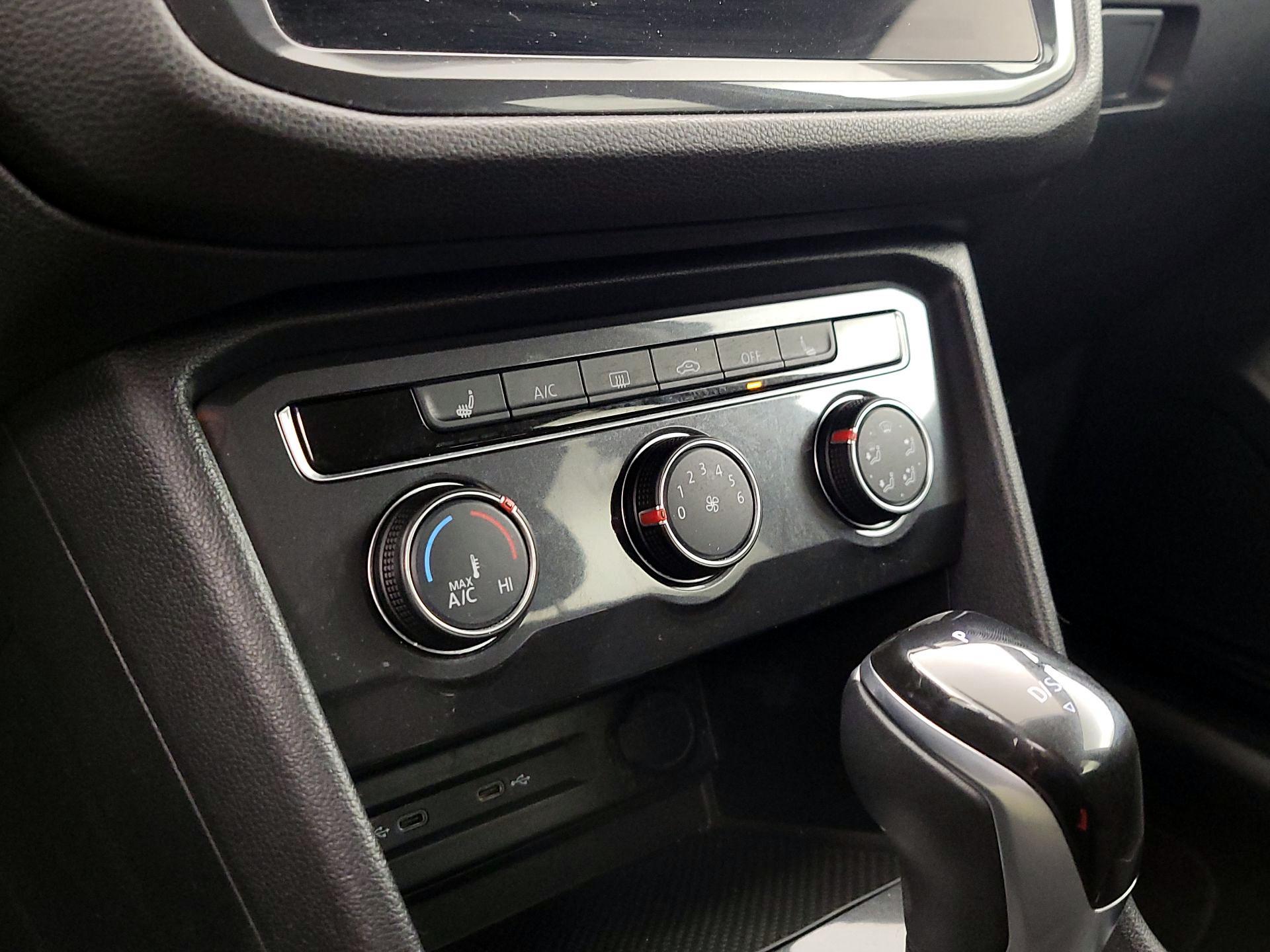 Thumbnail: 2024 Volkswagen Tiguan - 16