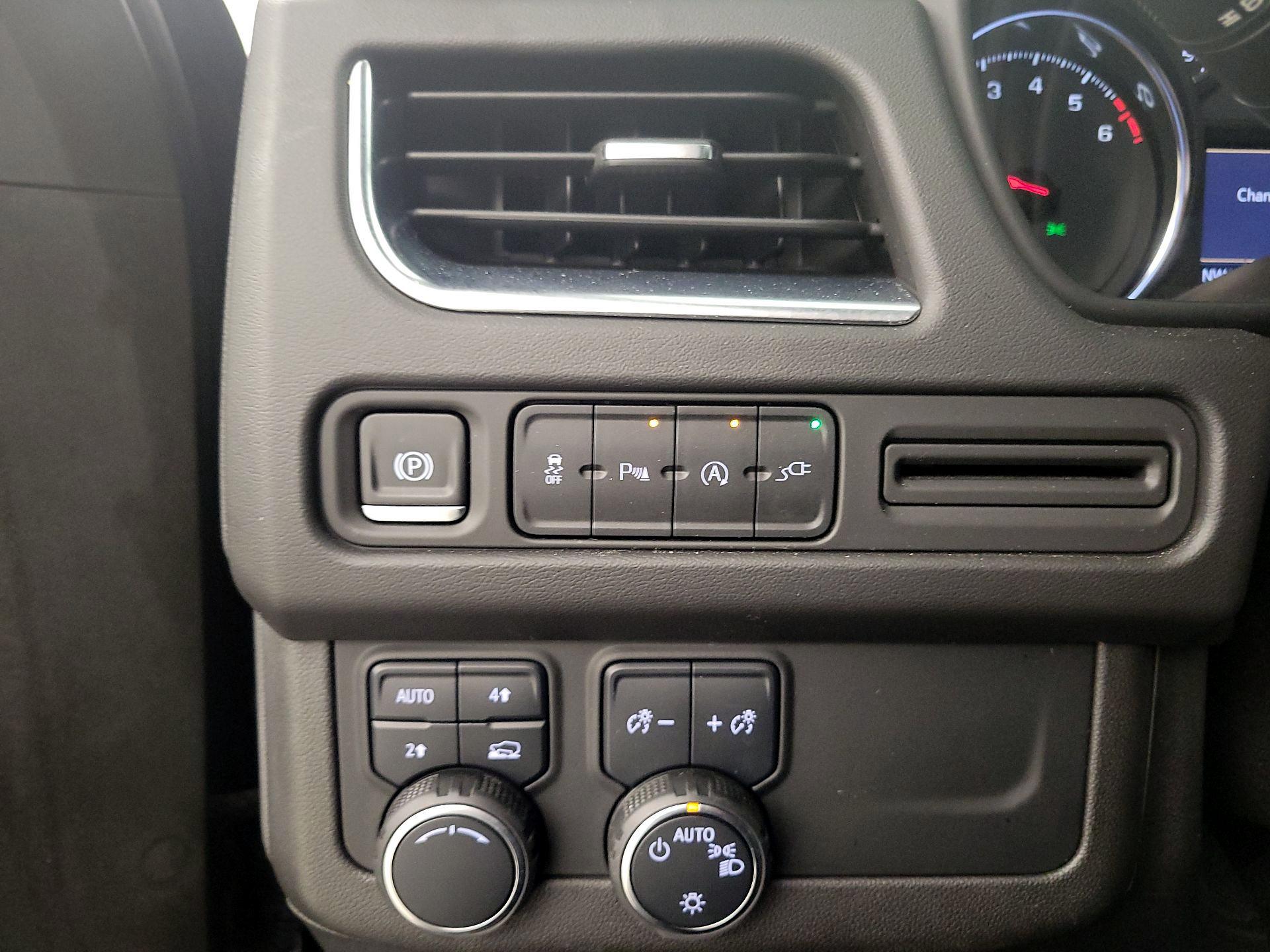 Thumbnail: 2021 Chevrolet Tahoe - 13