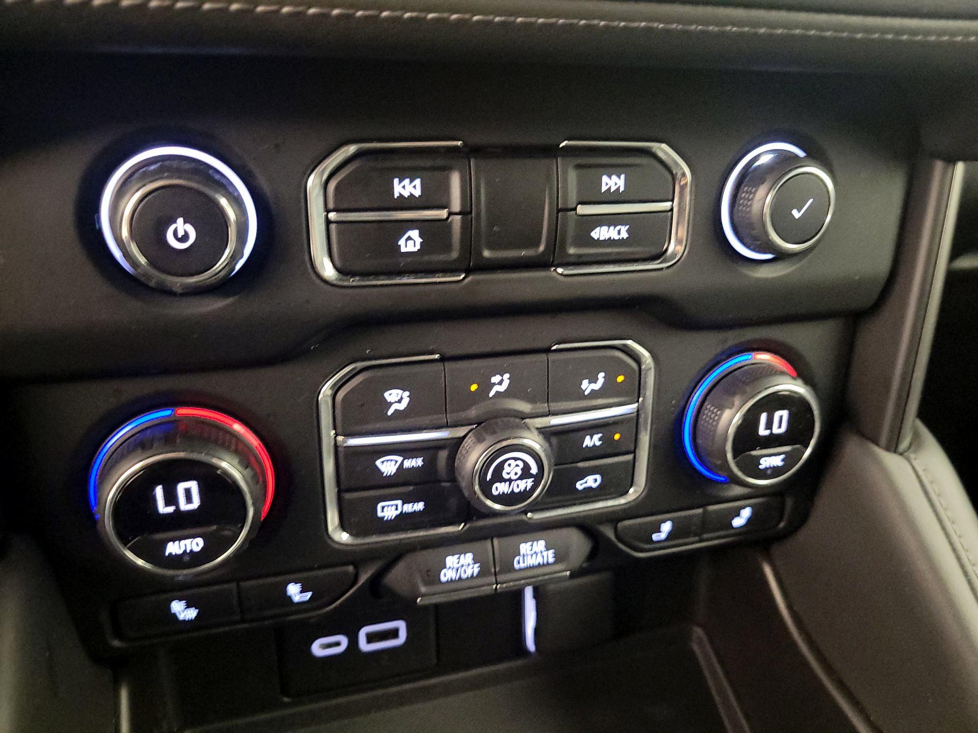 Thumbnail: 2021 Chevrolet Tahoe - 16