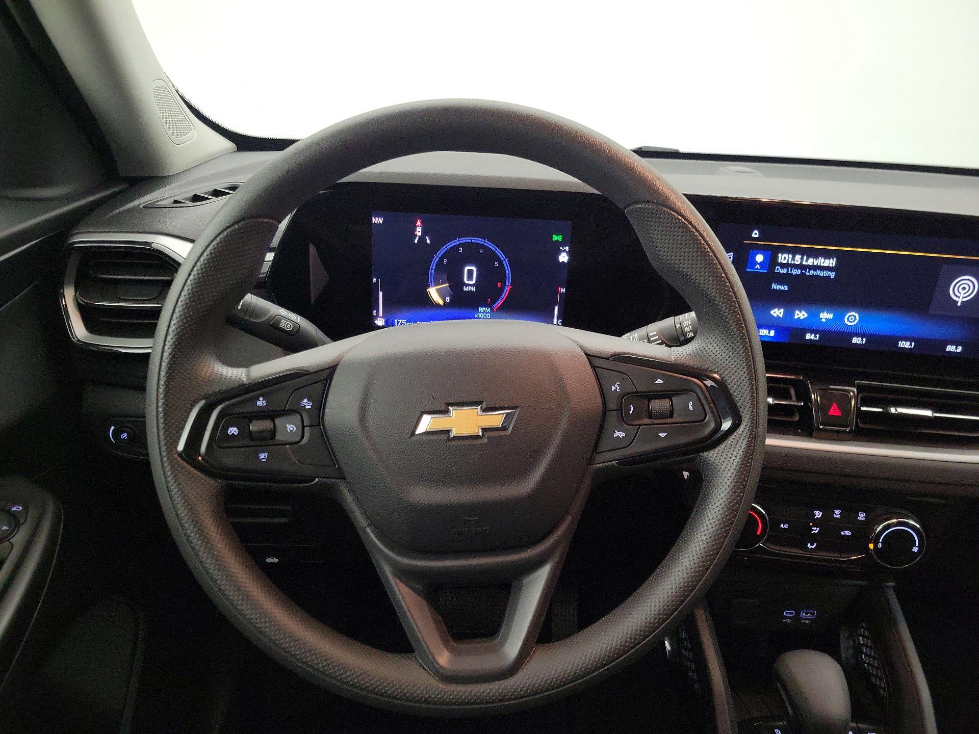 Thumbnail: 2025 Chevrolet TrailBlazer - 10