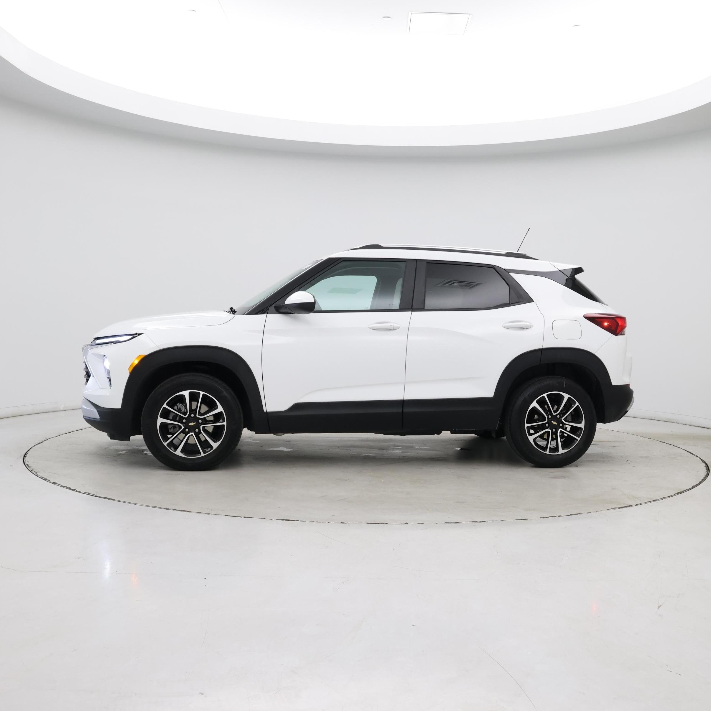 Thumbnail: 2025 Chevrolet TrailBlazer - 3