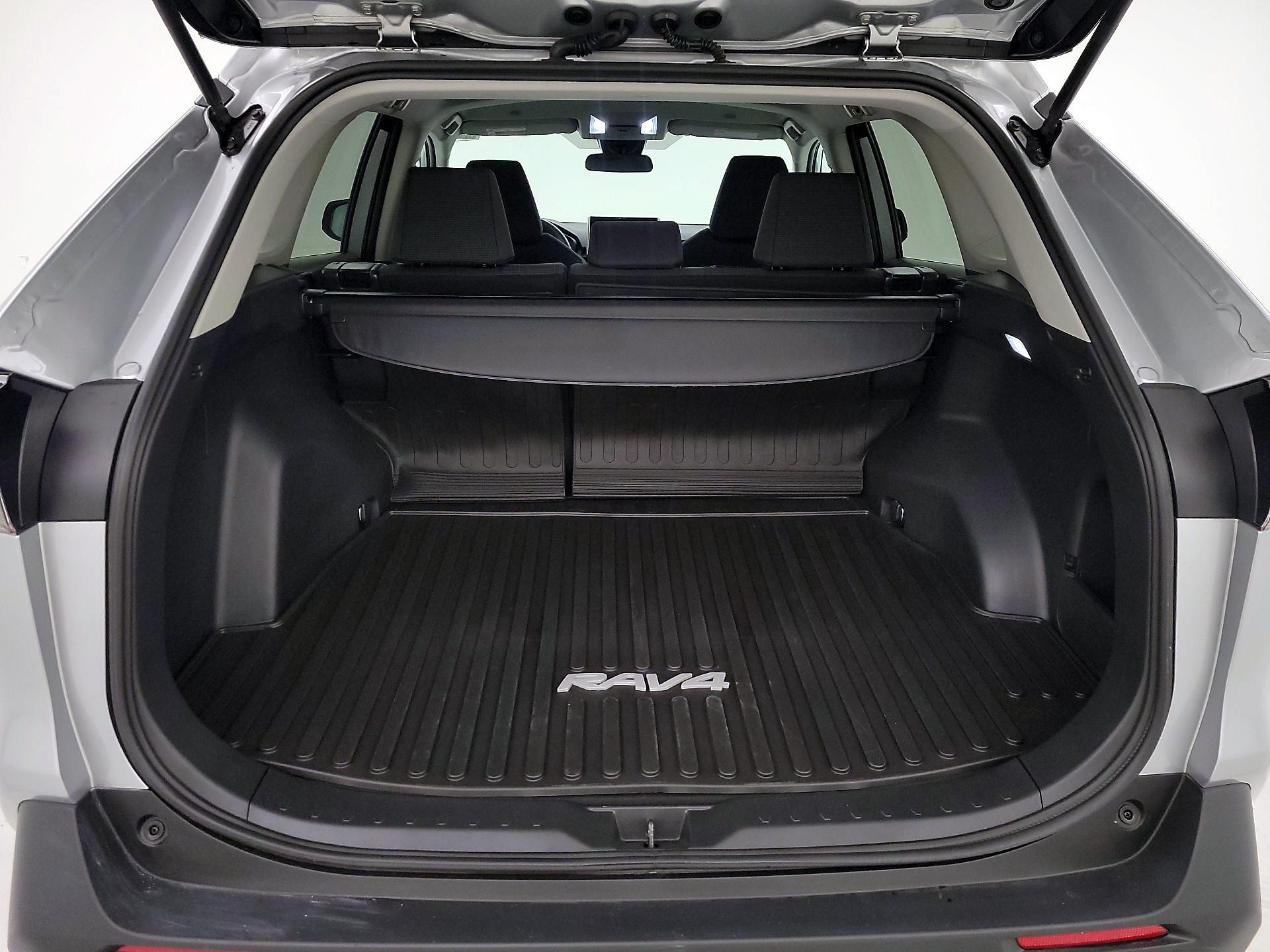 Thumbnail: 2024 Toyota RAV4 - 20