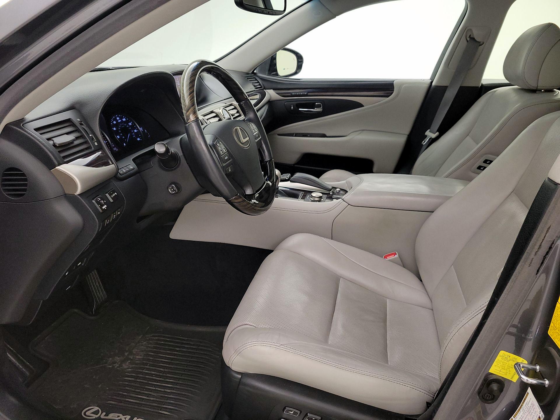 Thumbnail: 2015 Lexus LS - 11