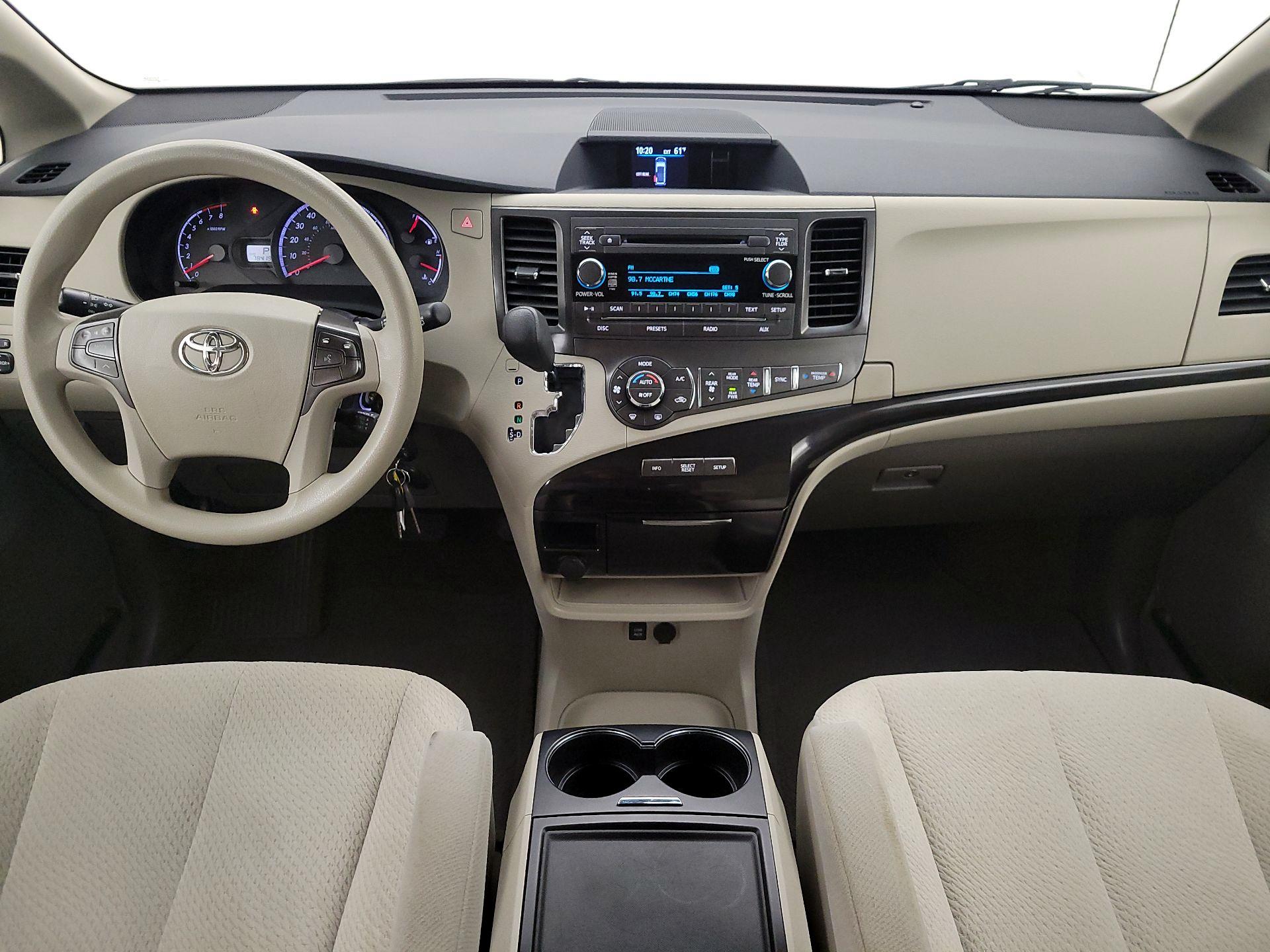 Thumbnail: 2014 Toyota Sienna - 9