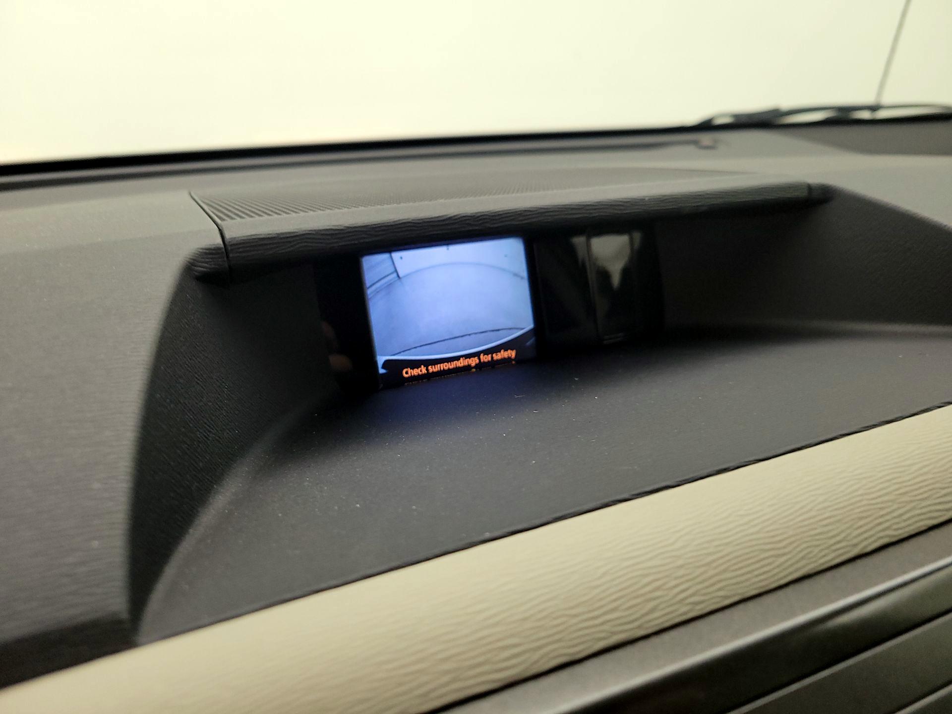 Thumbnail: 2014 Toyota Sienna - 14