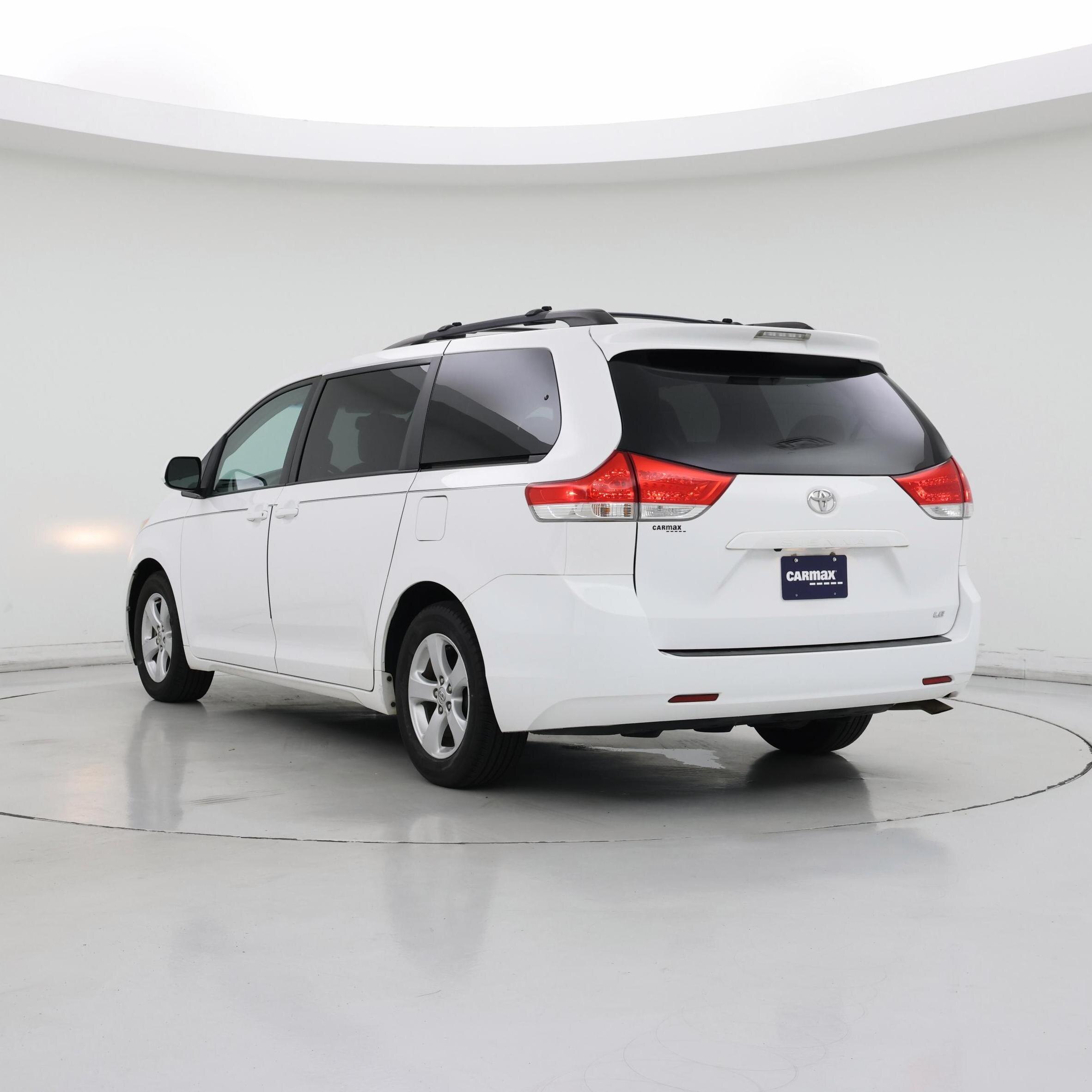 Thumbnail: 2014 Toyota Sienna - 2