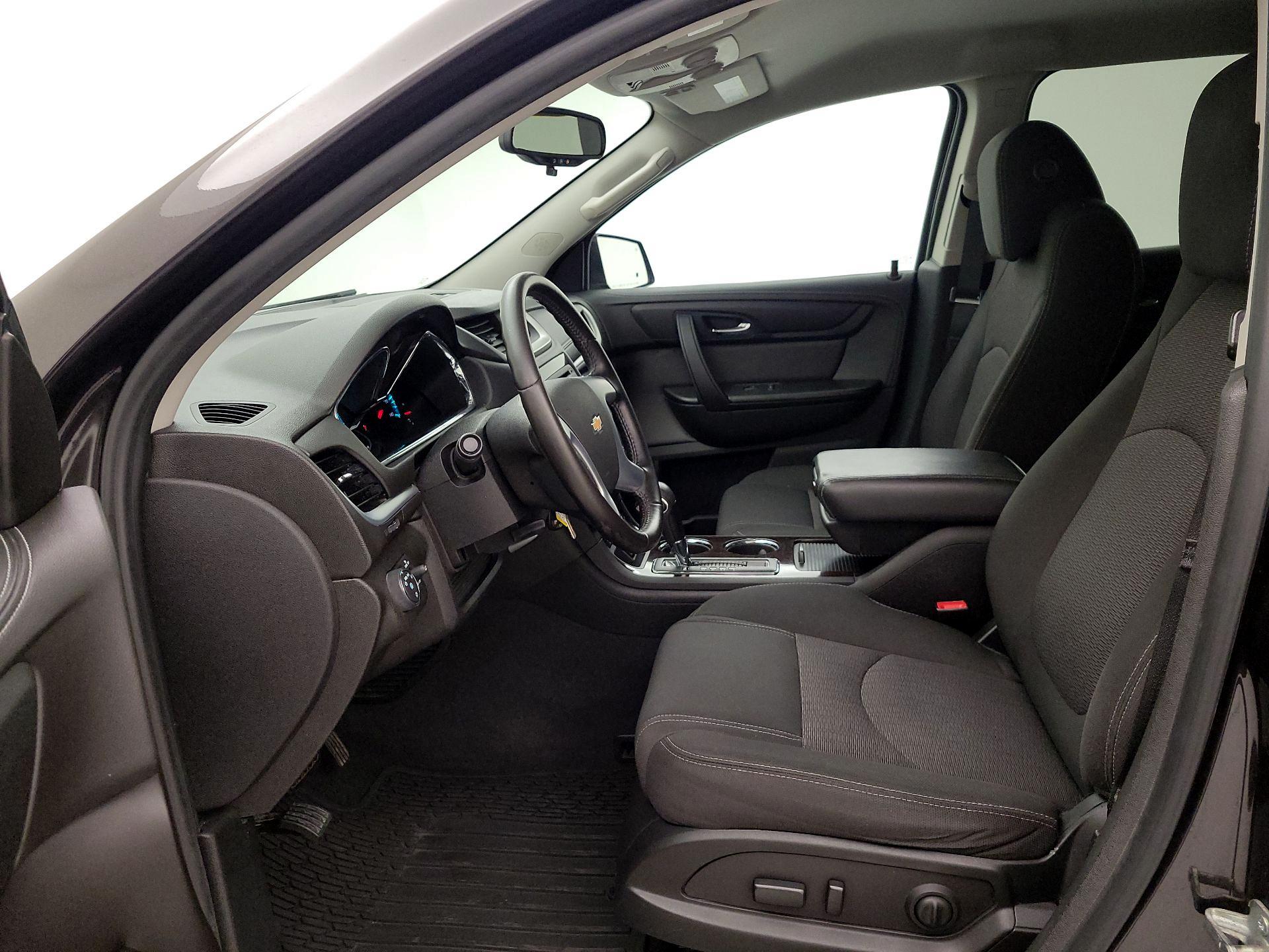 Thumbnail: 2017 Chevrolet Traverse - 11