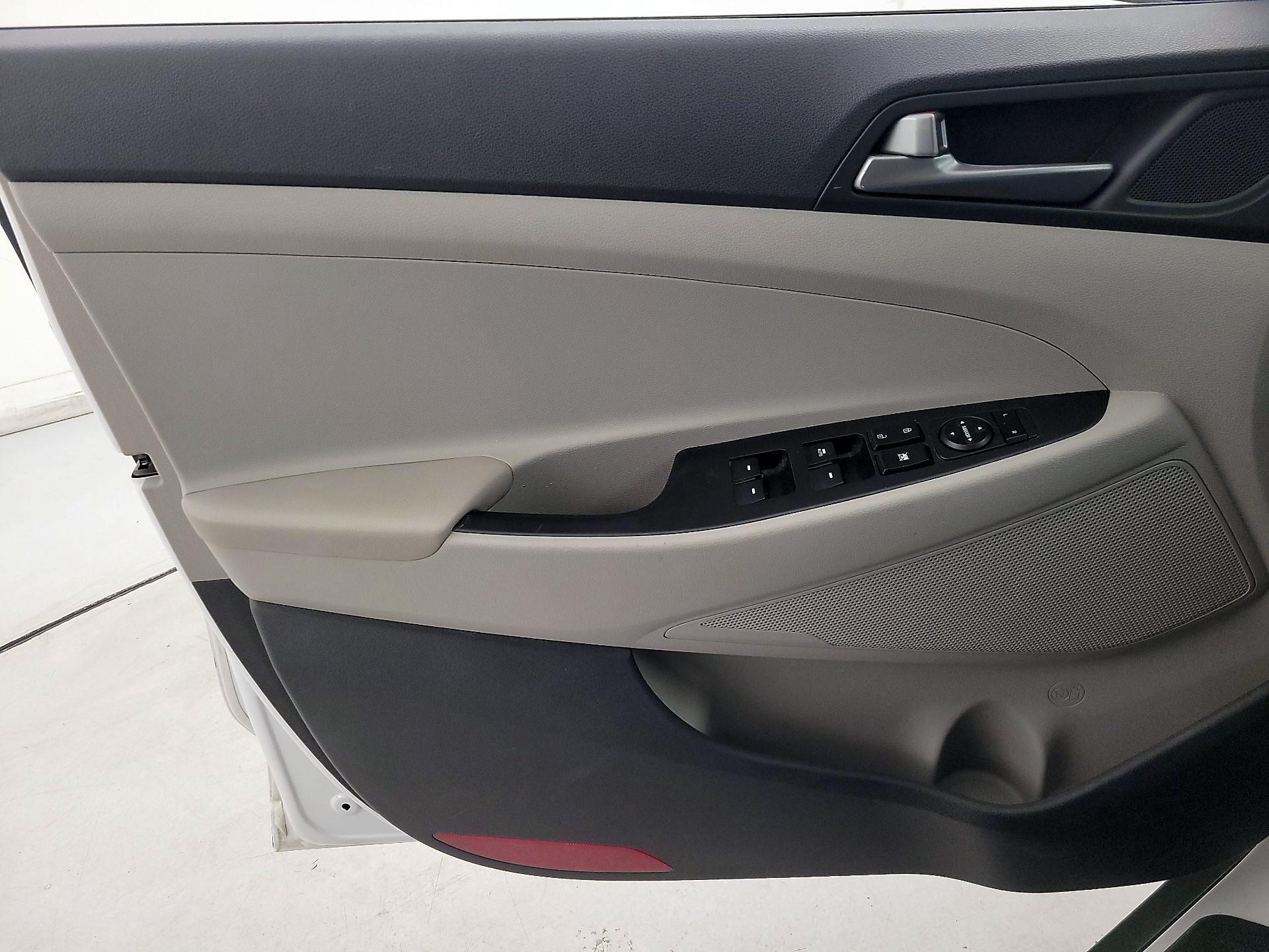 Thumbnail: 2018 Hyundai Tucson - 12